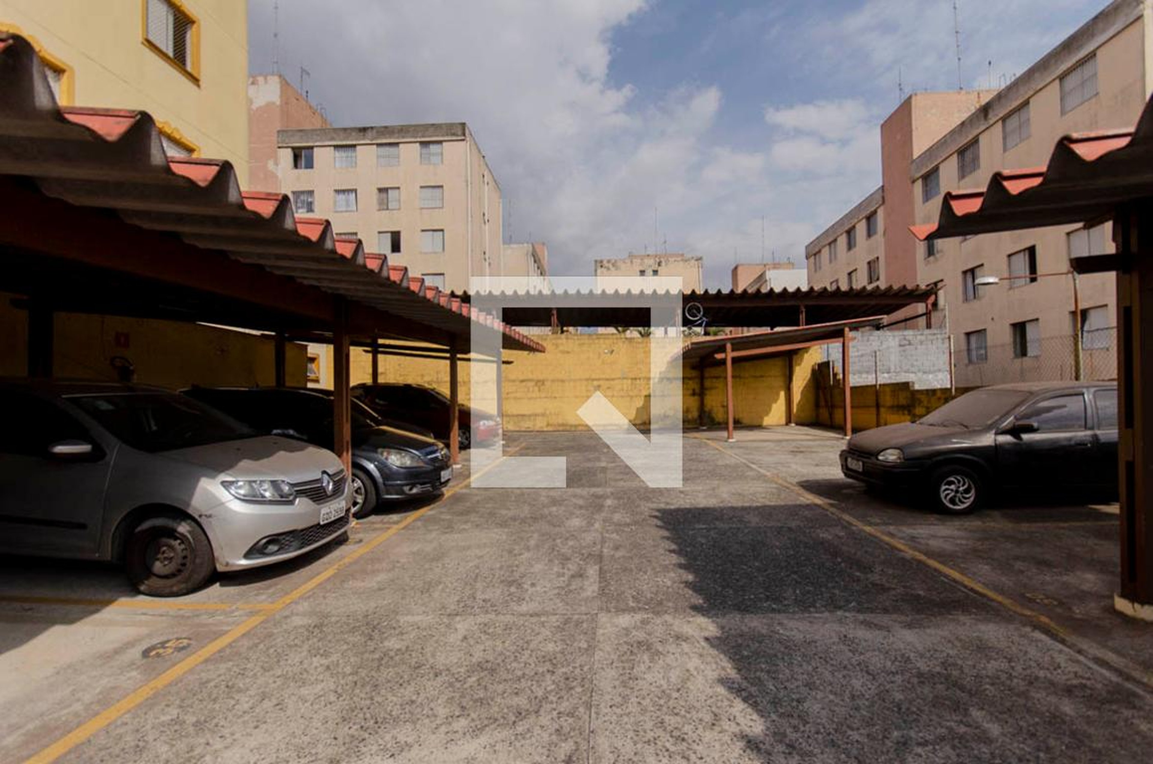 Estacionamento - Jardim das Flores III