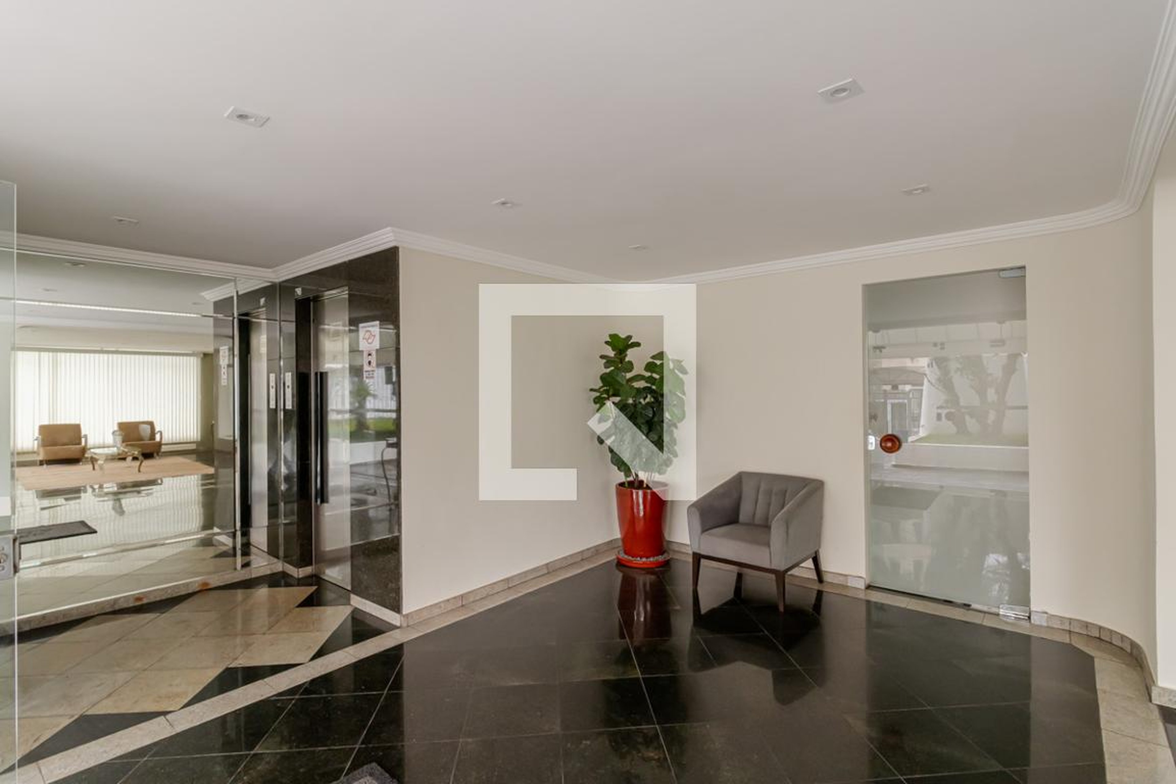 Hall Social - Marcella