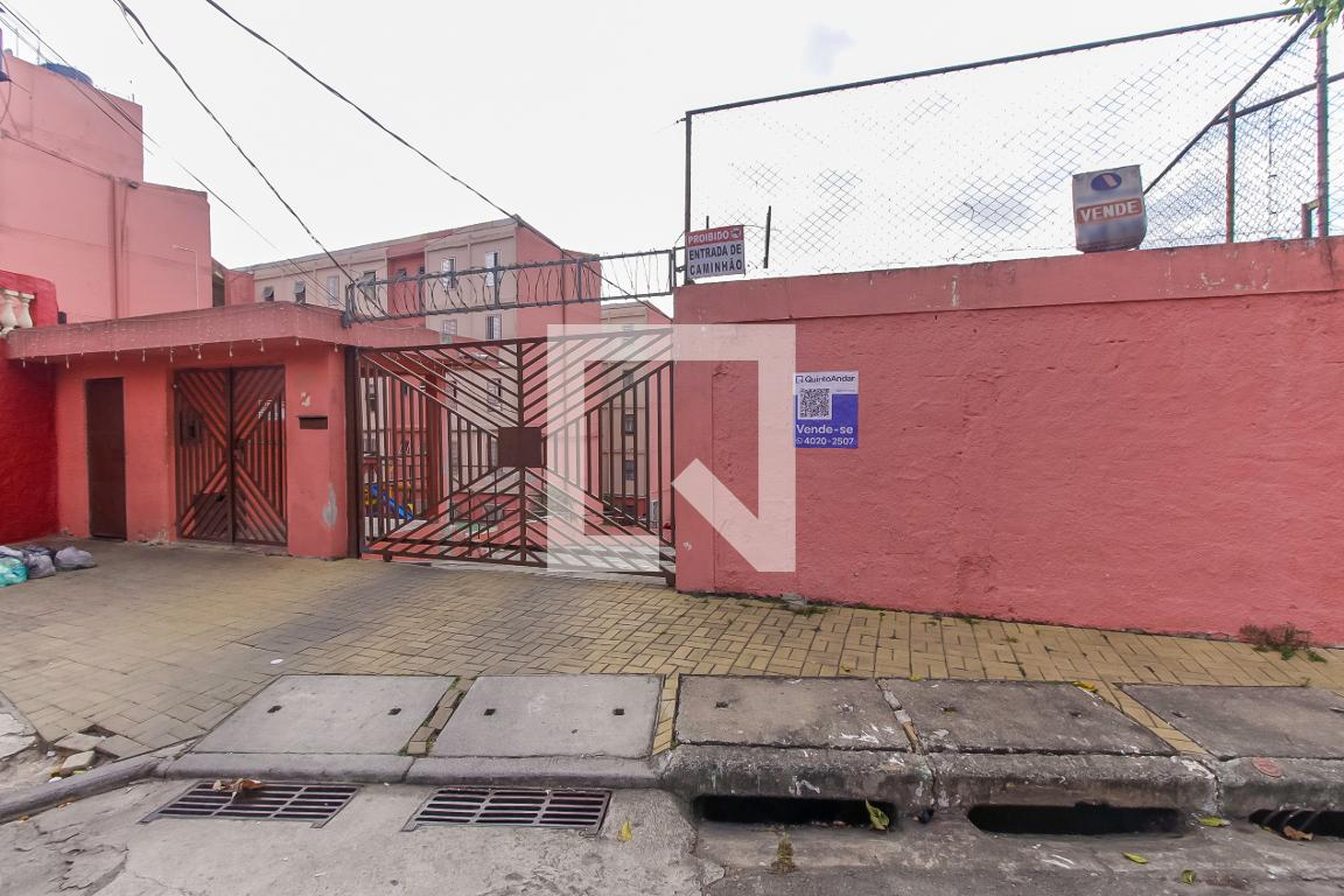 Fachada do Condomínio Condomínio em Rua Roger Ducasse, 123