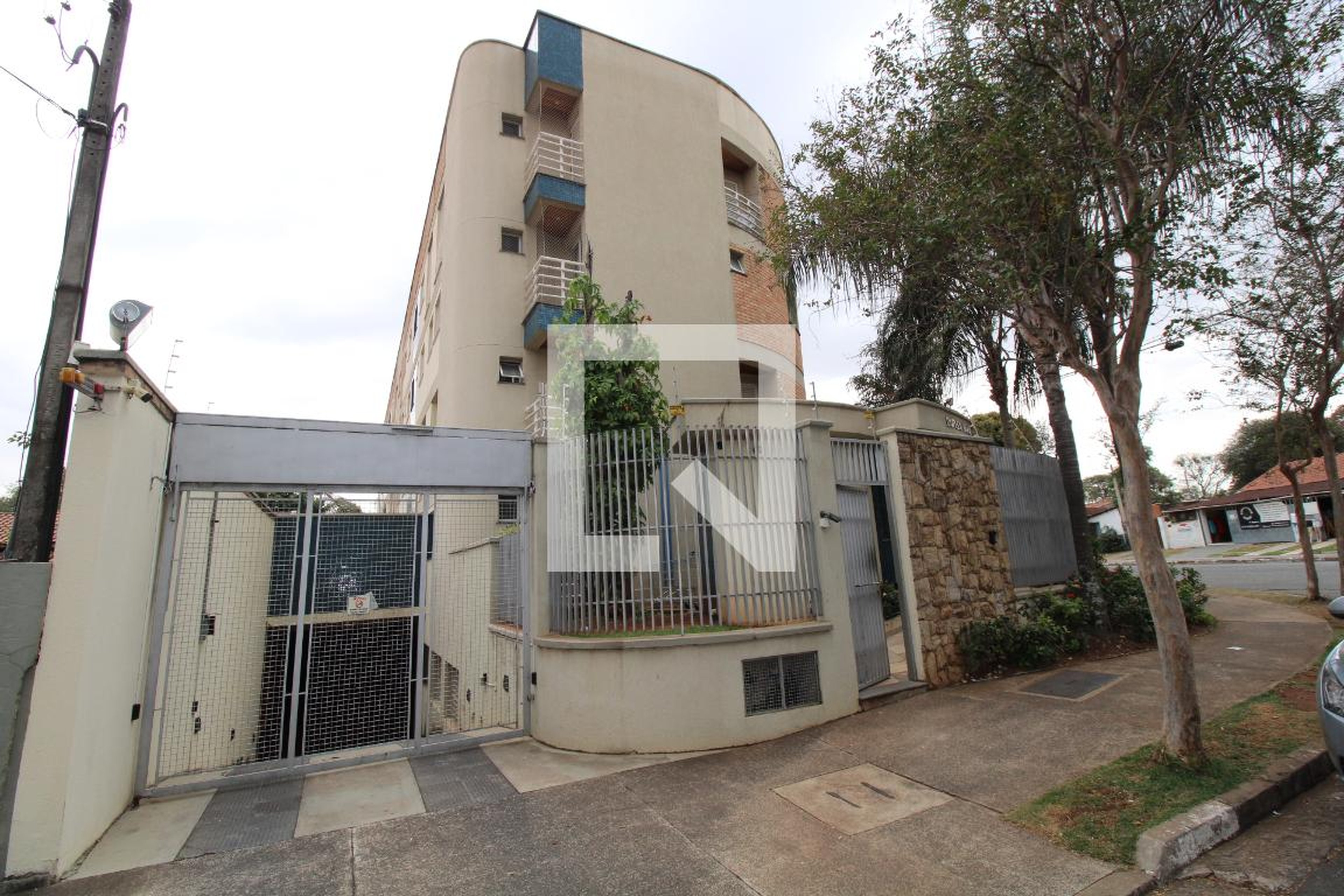 Fachada do Condomínio Condomínio Duplex Barão Geraldo