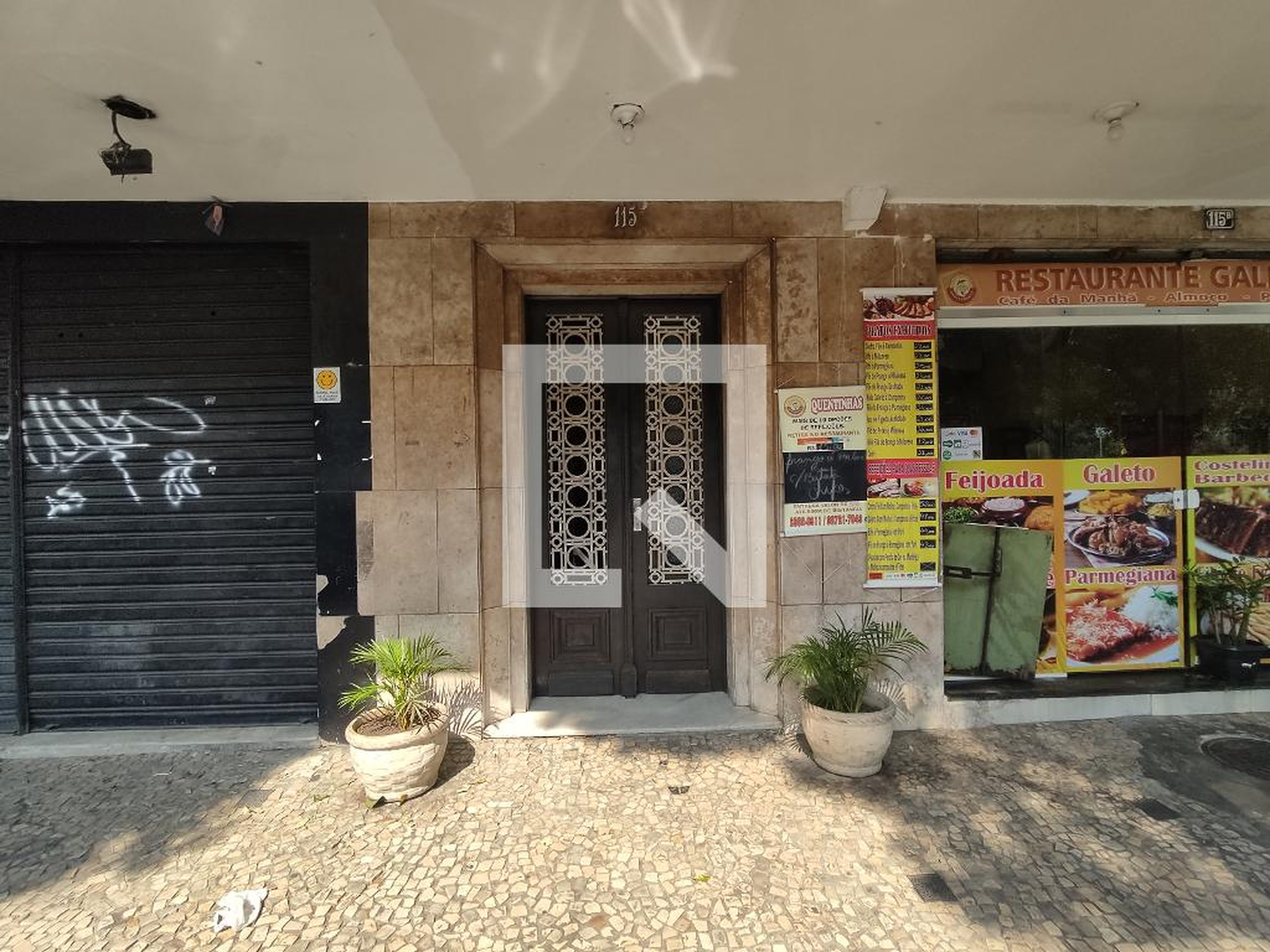 Fachada do Prédio Condomínio em Rua Joaquim Palhares, 115