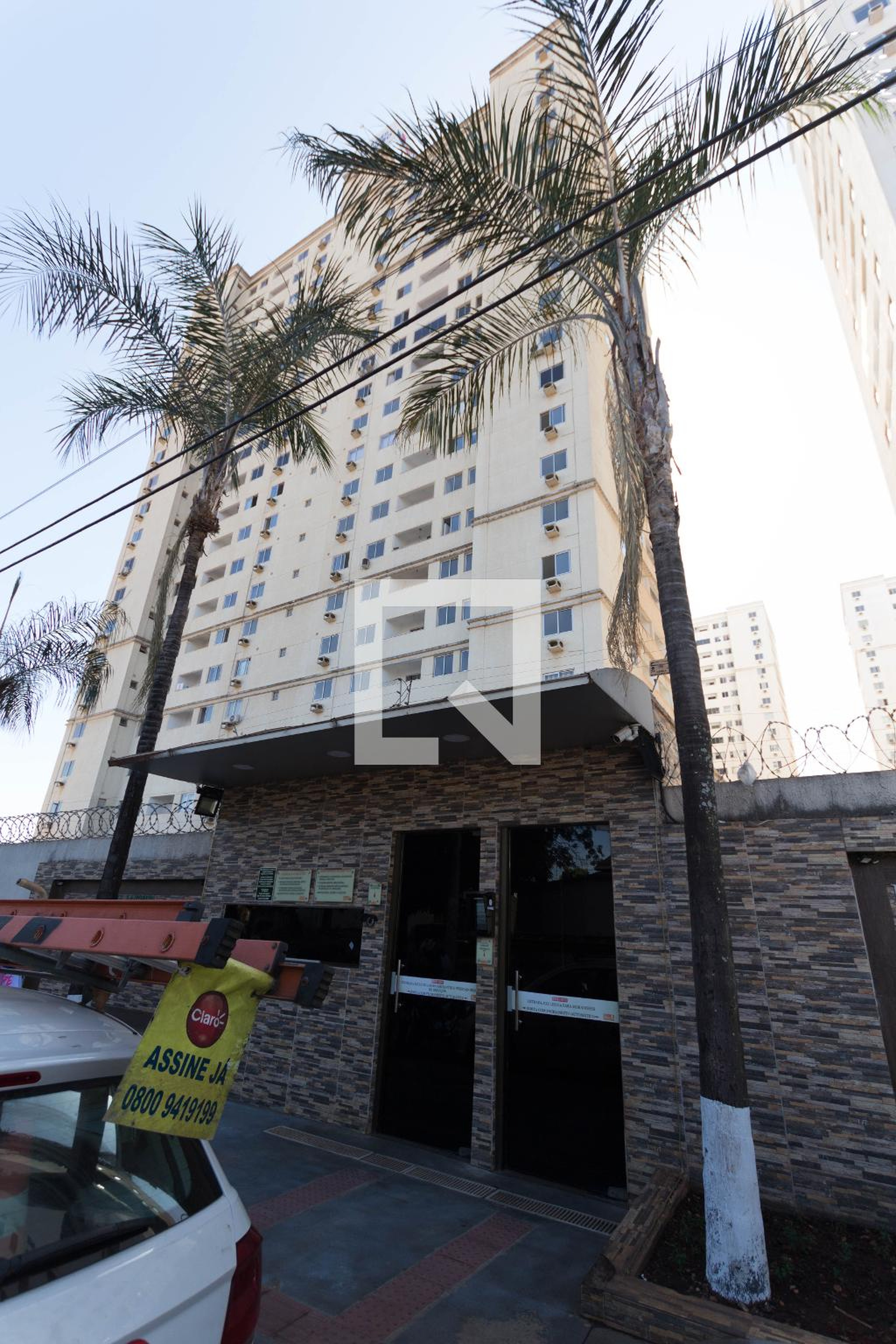 Fachada Condomínio em Rua Cândida de Morais, 01