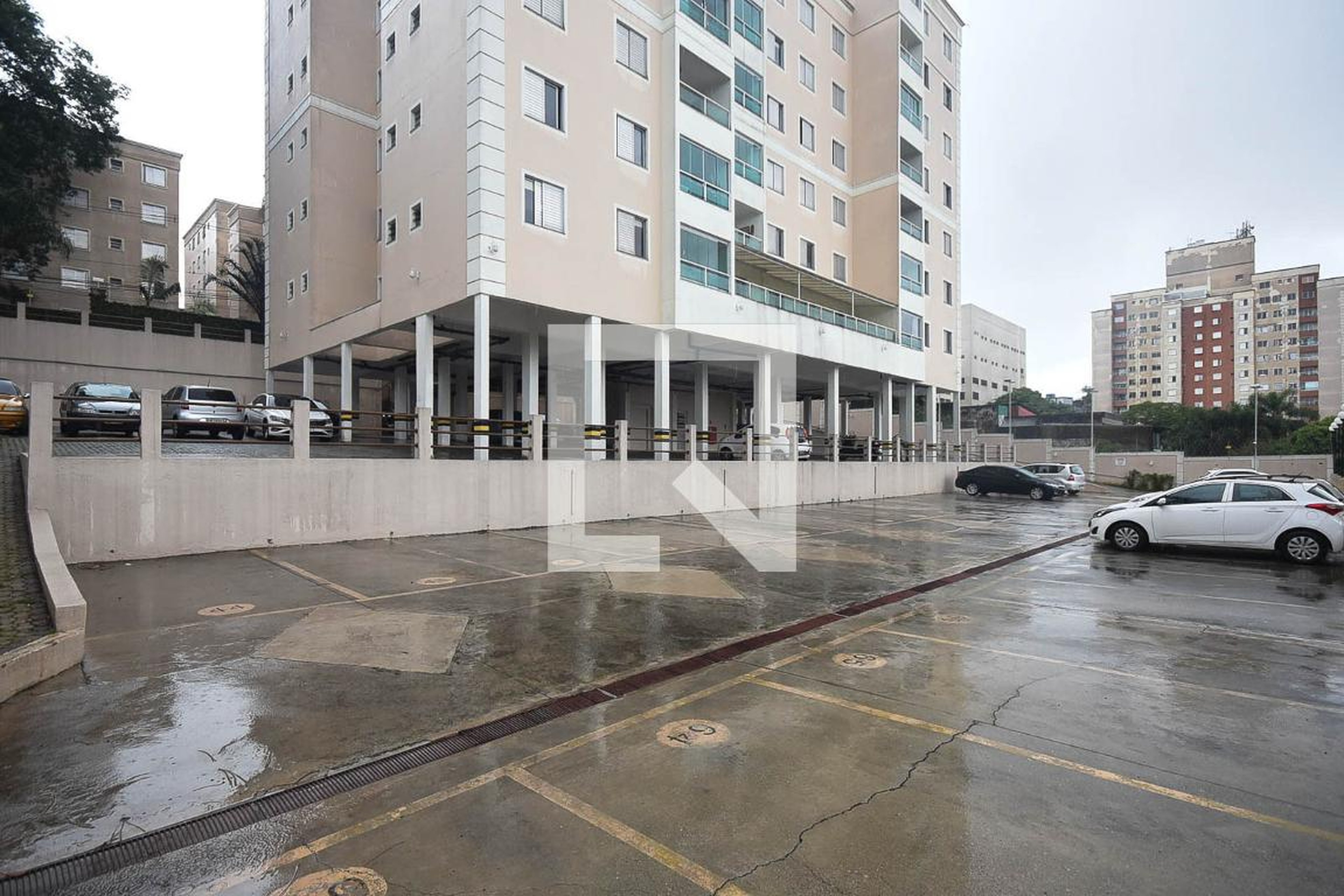 Estacionamento - Residencial Suez