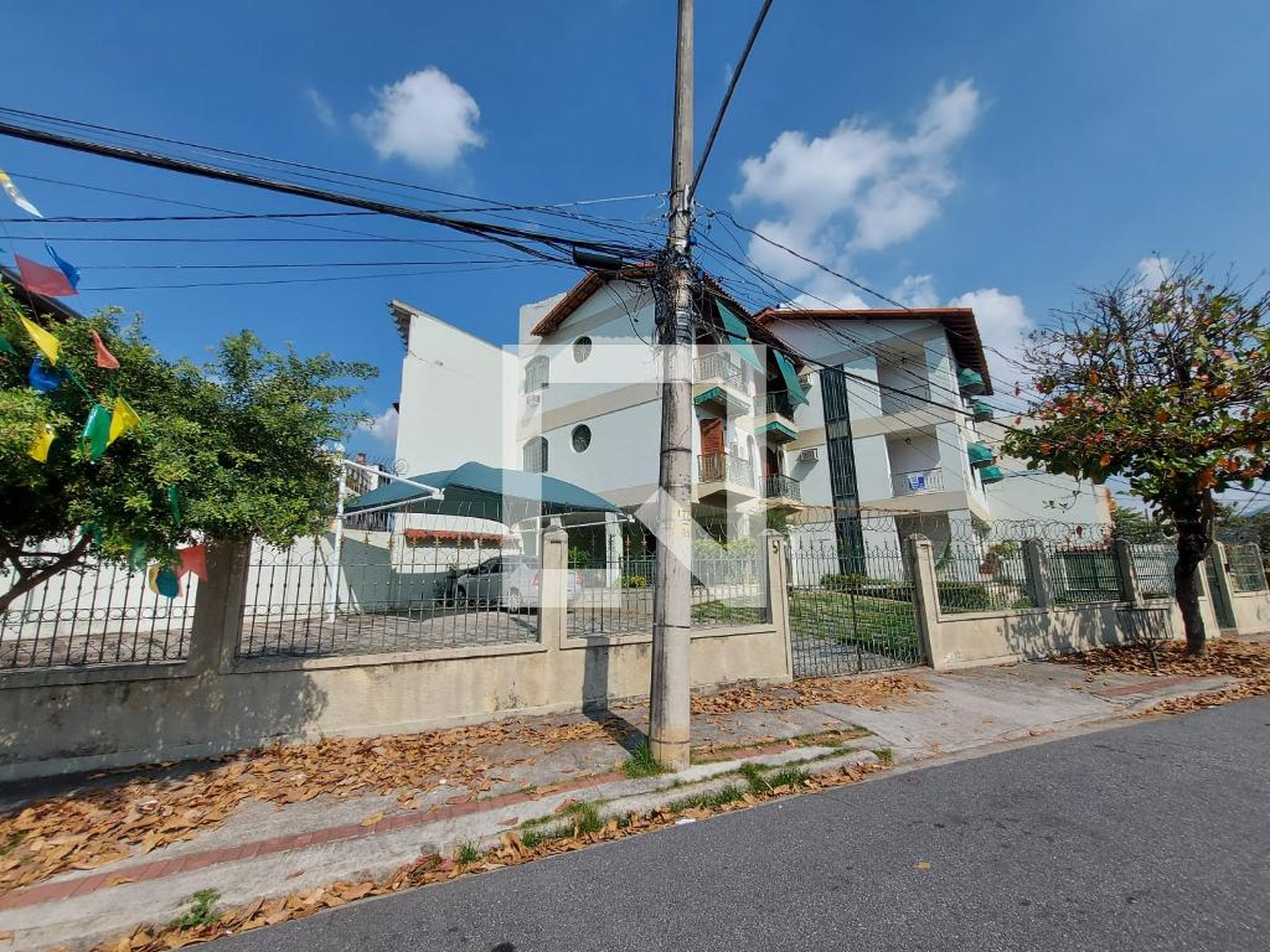 Fachada Condomínio em Rua Junqueira Freire, 470