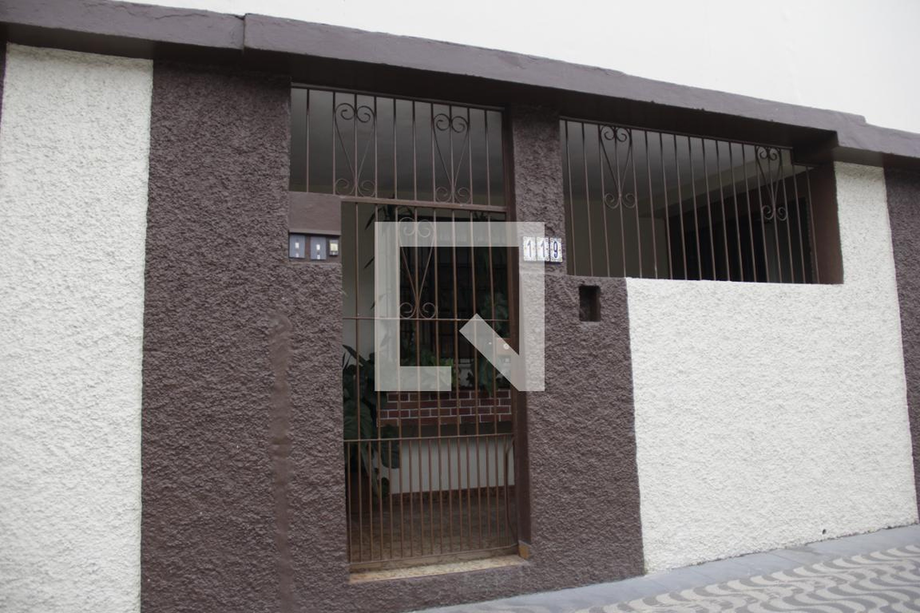 Fachada Condomínio em Rua Carlos Molteni, 119