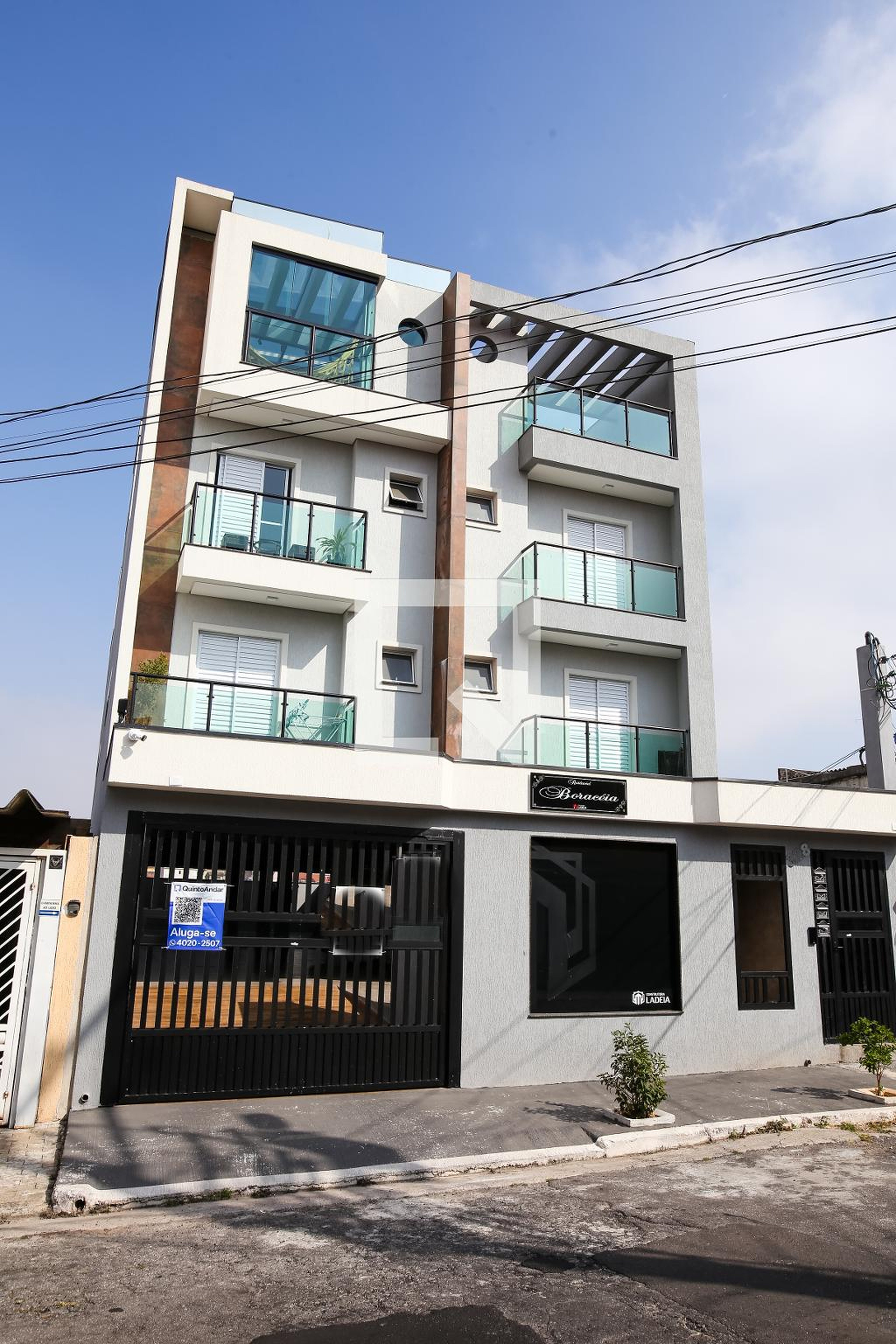 Fachada Condomínio em Rua Balaclava, 328