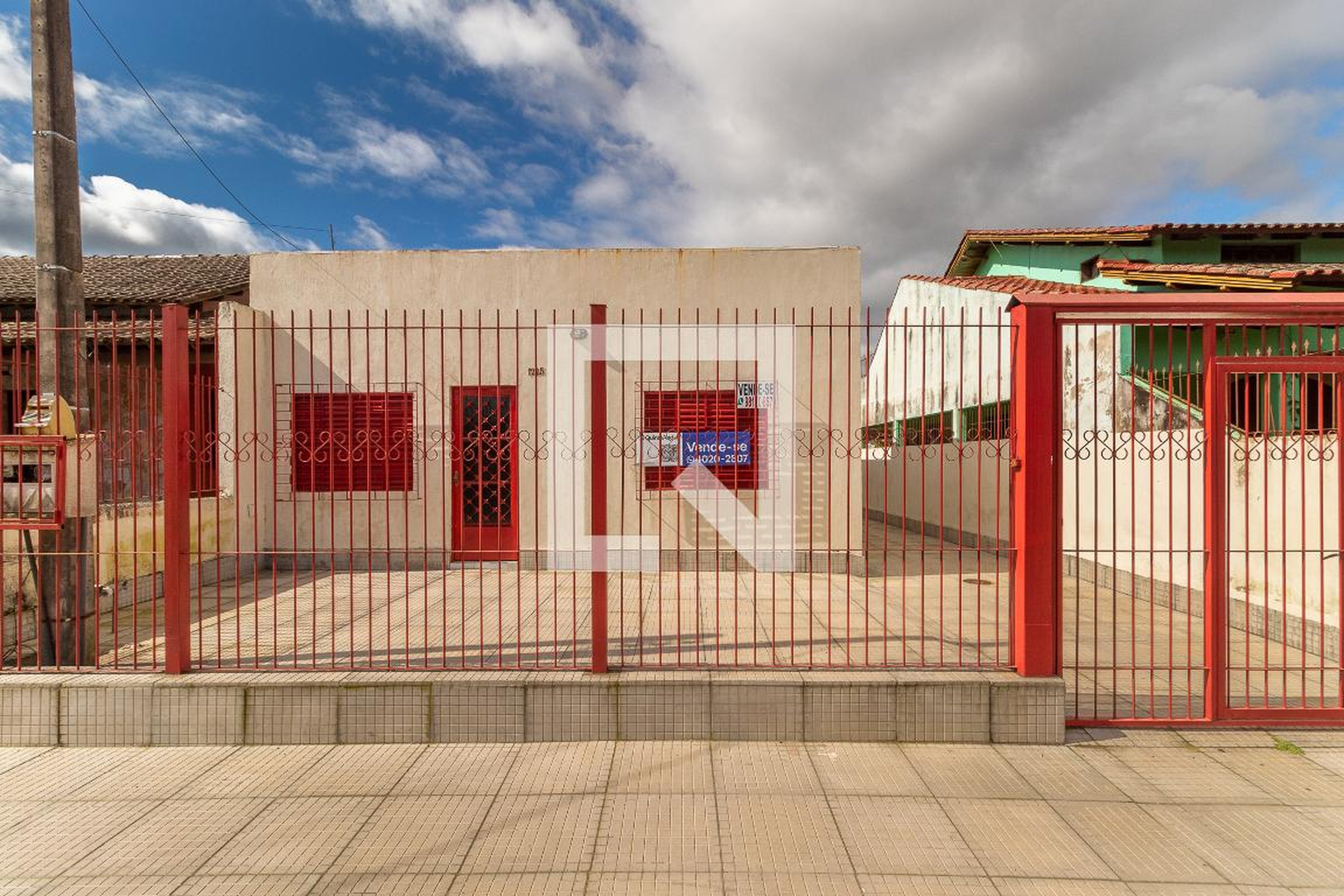 Fachada Condomínio em Rua Domingos de Abreu, 1225