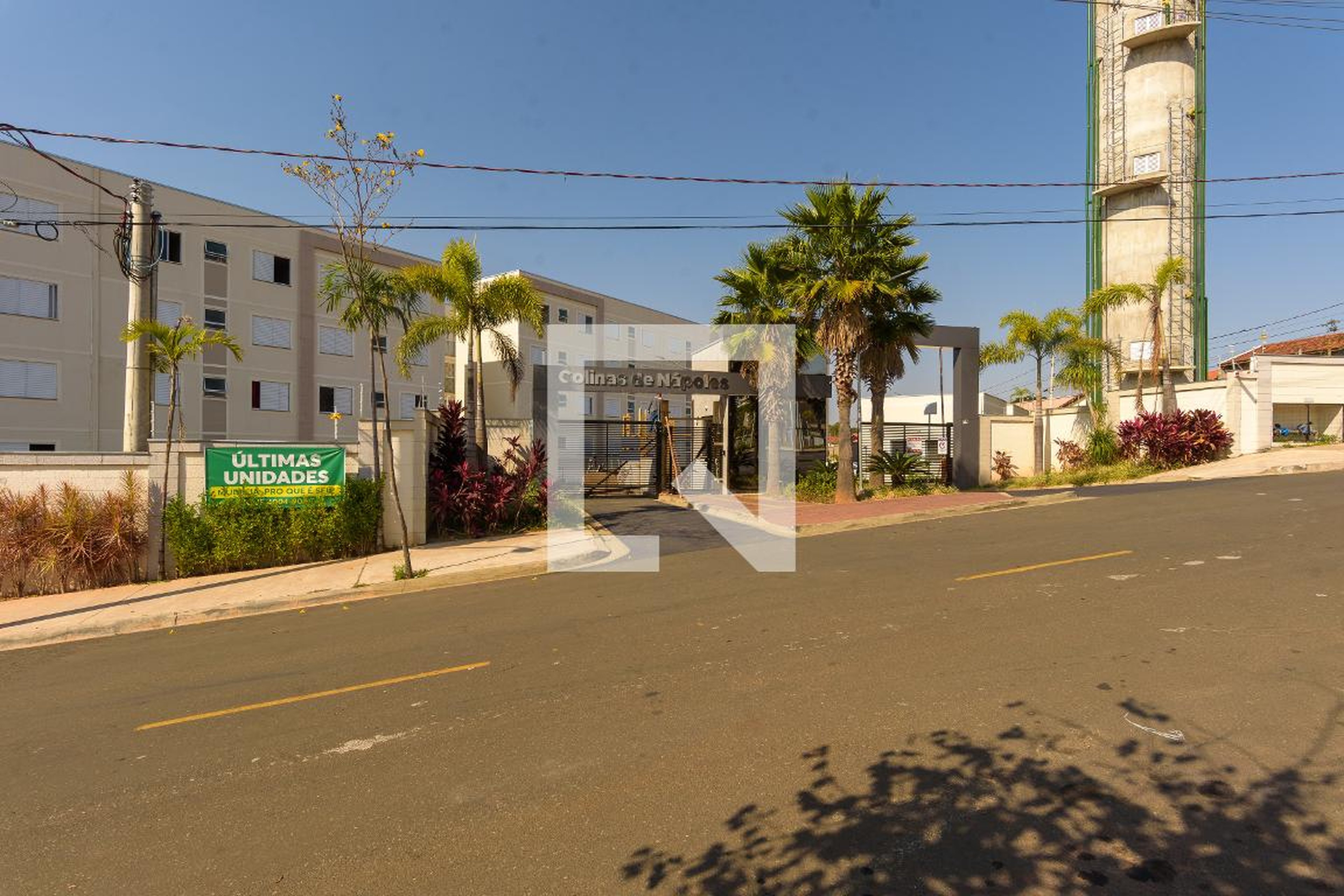 Fachada do Condomínio Condomínio Colina de Napoles