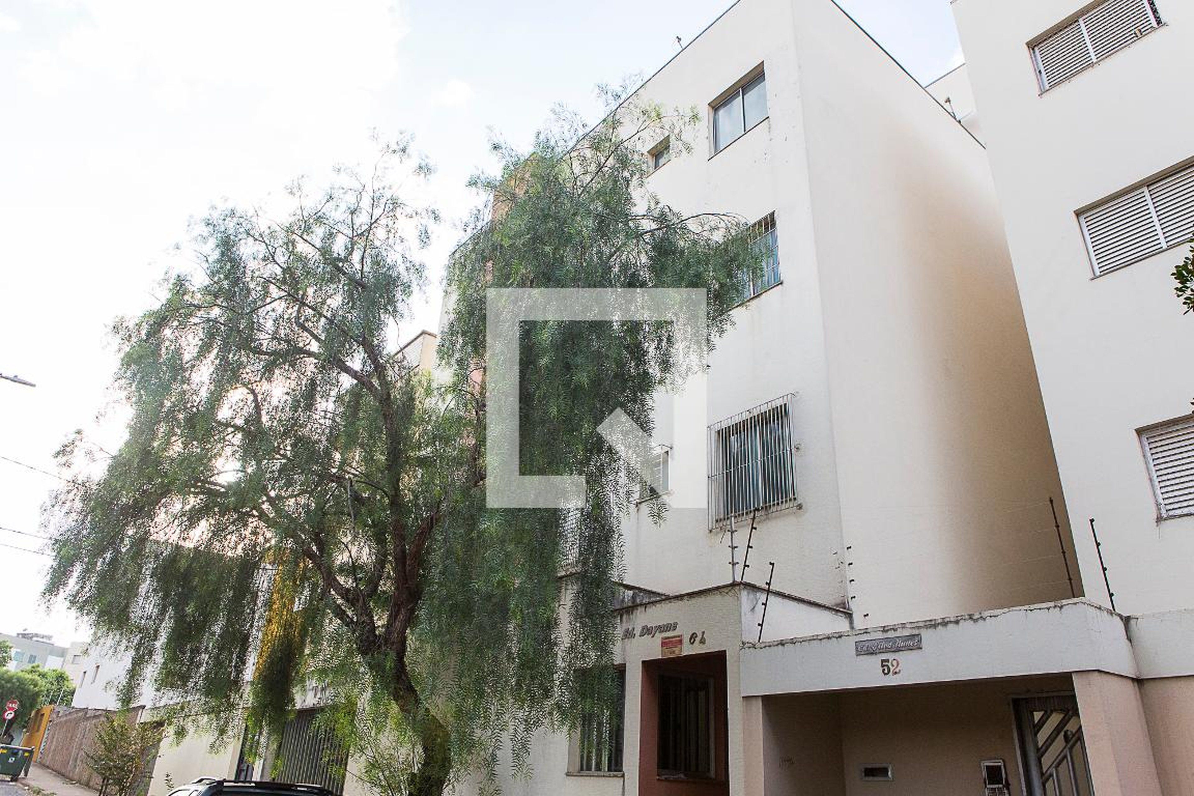 Fachada do Prédio Condomínio em Rua Sirley Pereira Arantes, 64