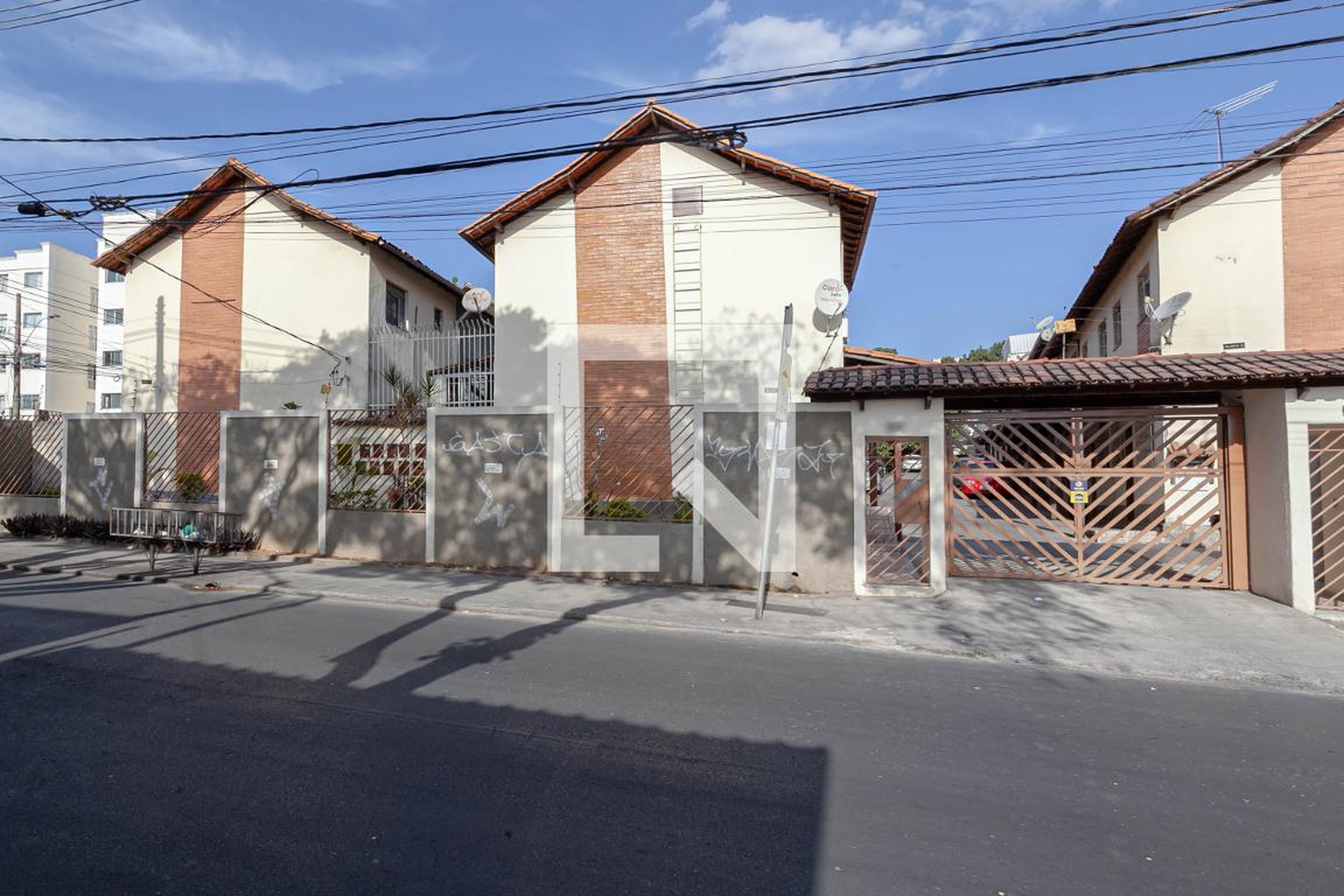 Fachada do condomínio Condomínio em Rua São Miguel, 1308