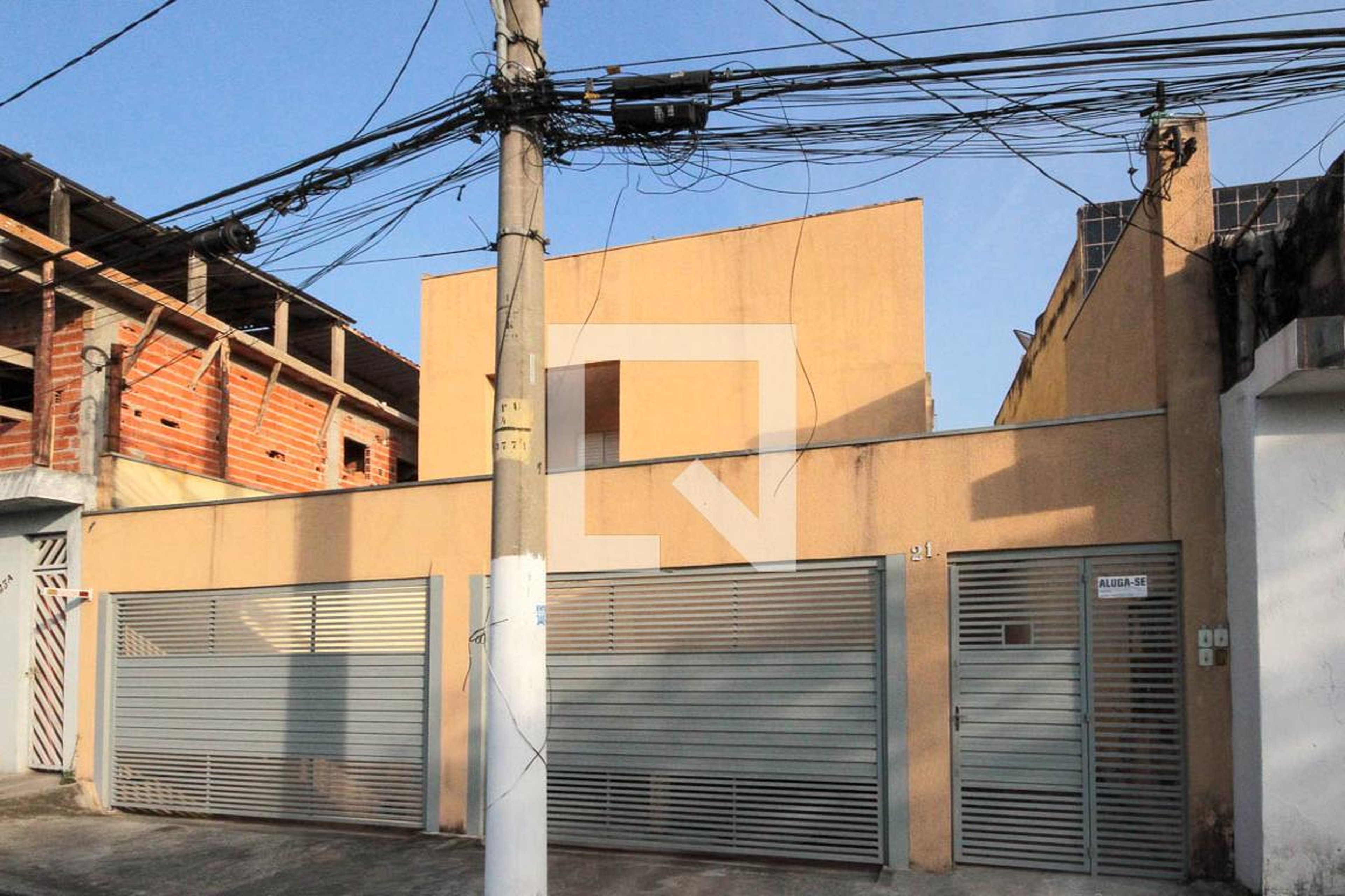 Fachada Condomínio em Rua Ângela Bartolomei, 21