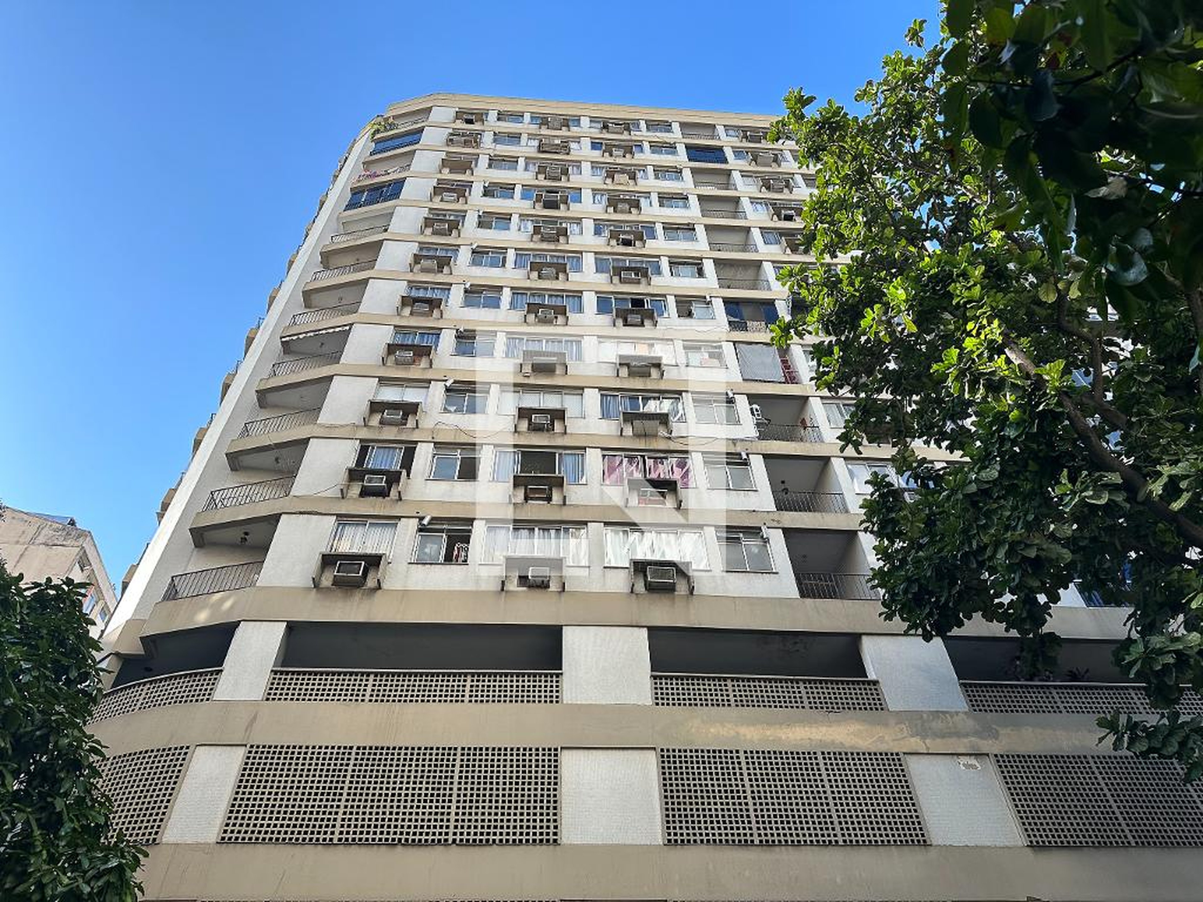 Fachada Condomínio Business Flat