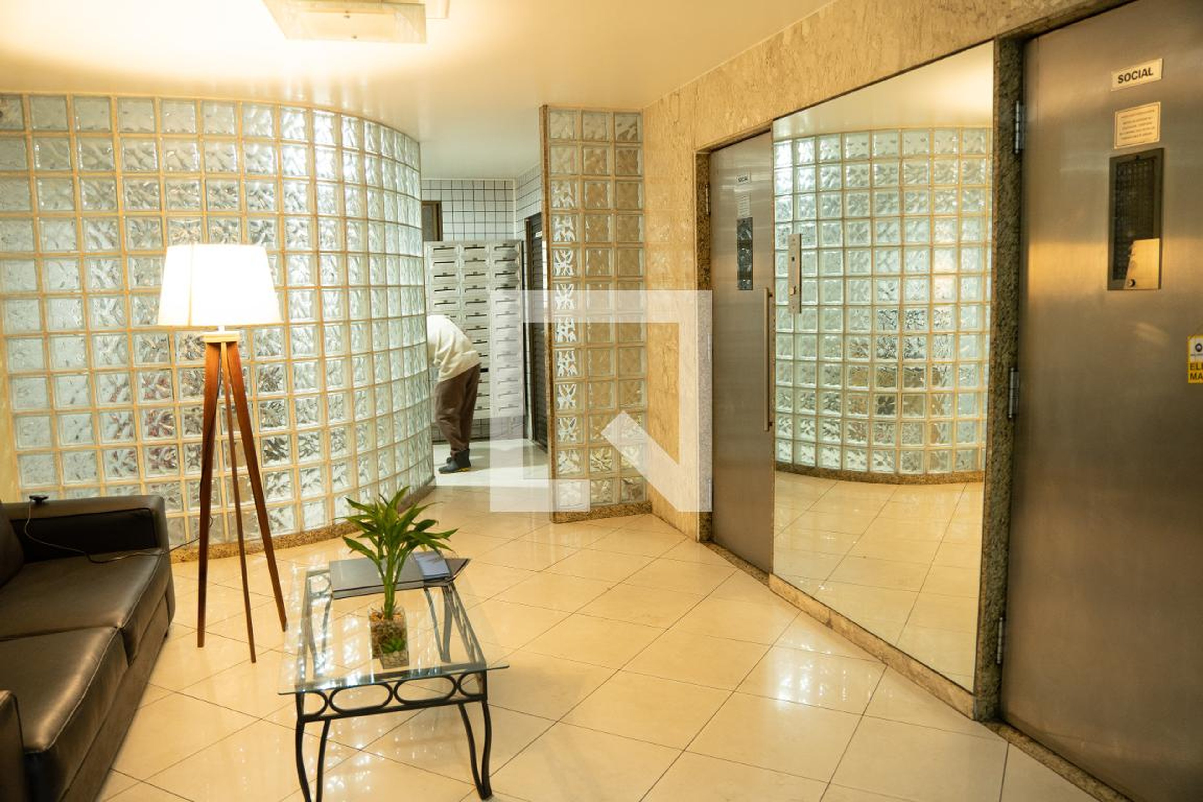 Hall social - Edifício Triangular