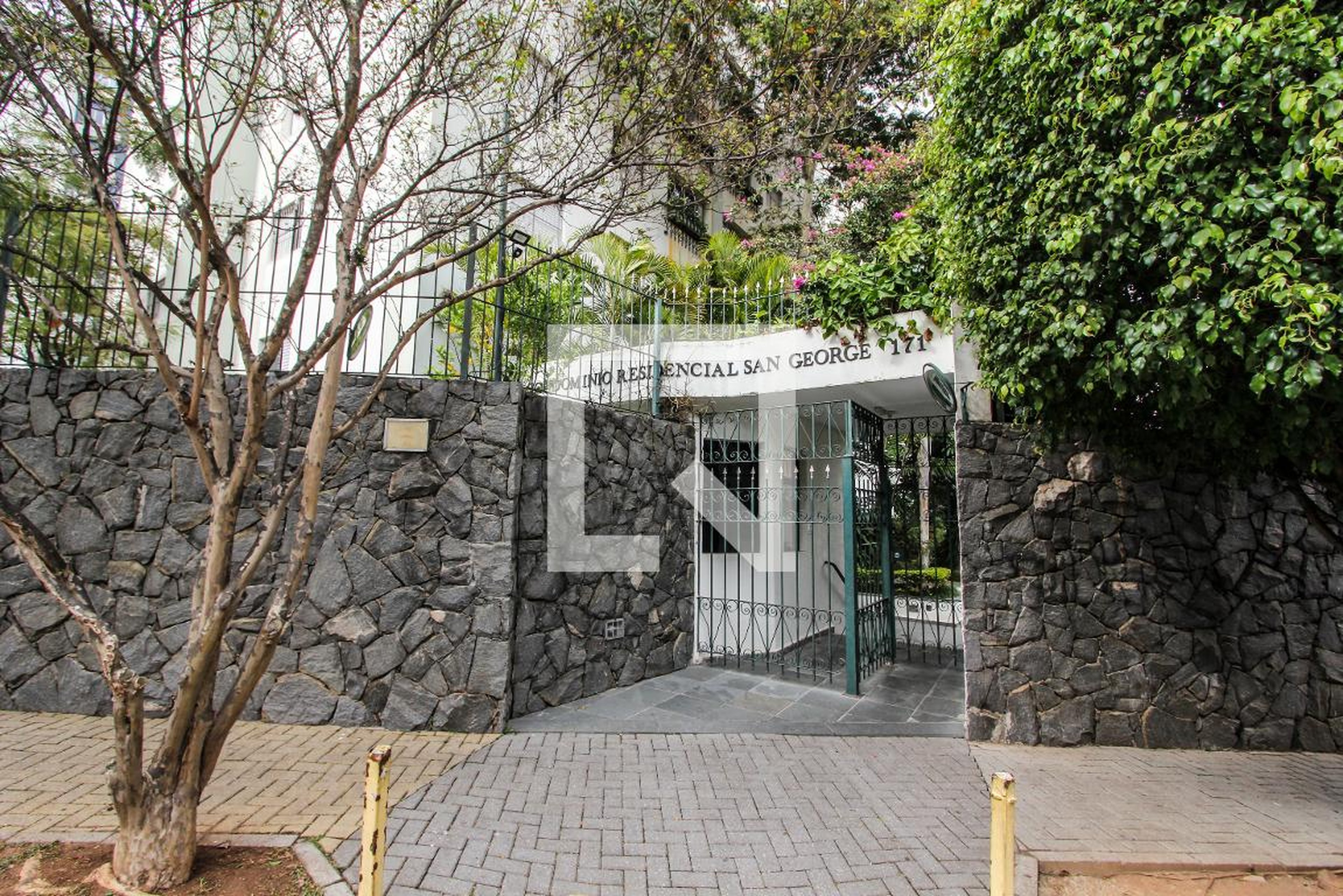Fachada do Condomínio Condomínio San George