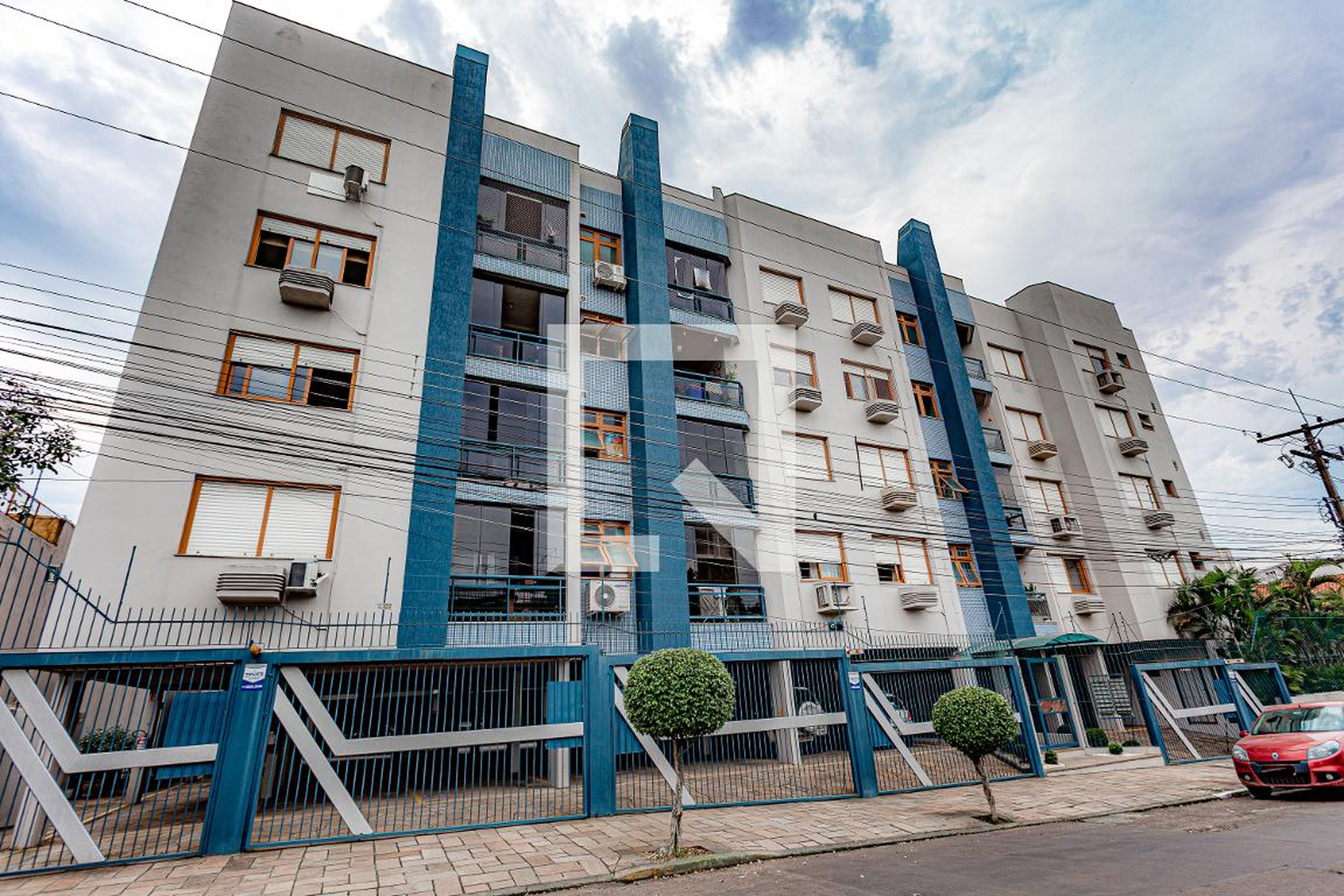 Fachada do Condomínio Edifício Floreal