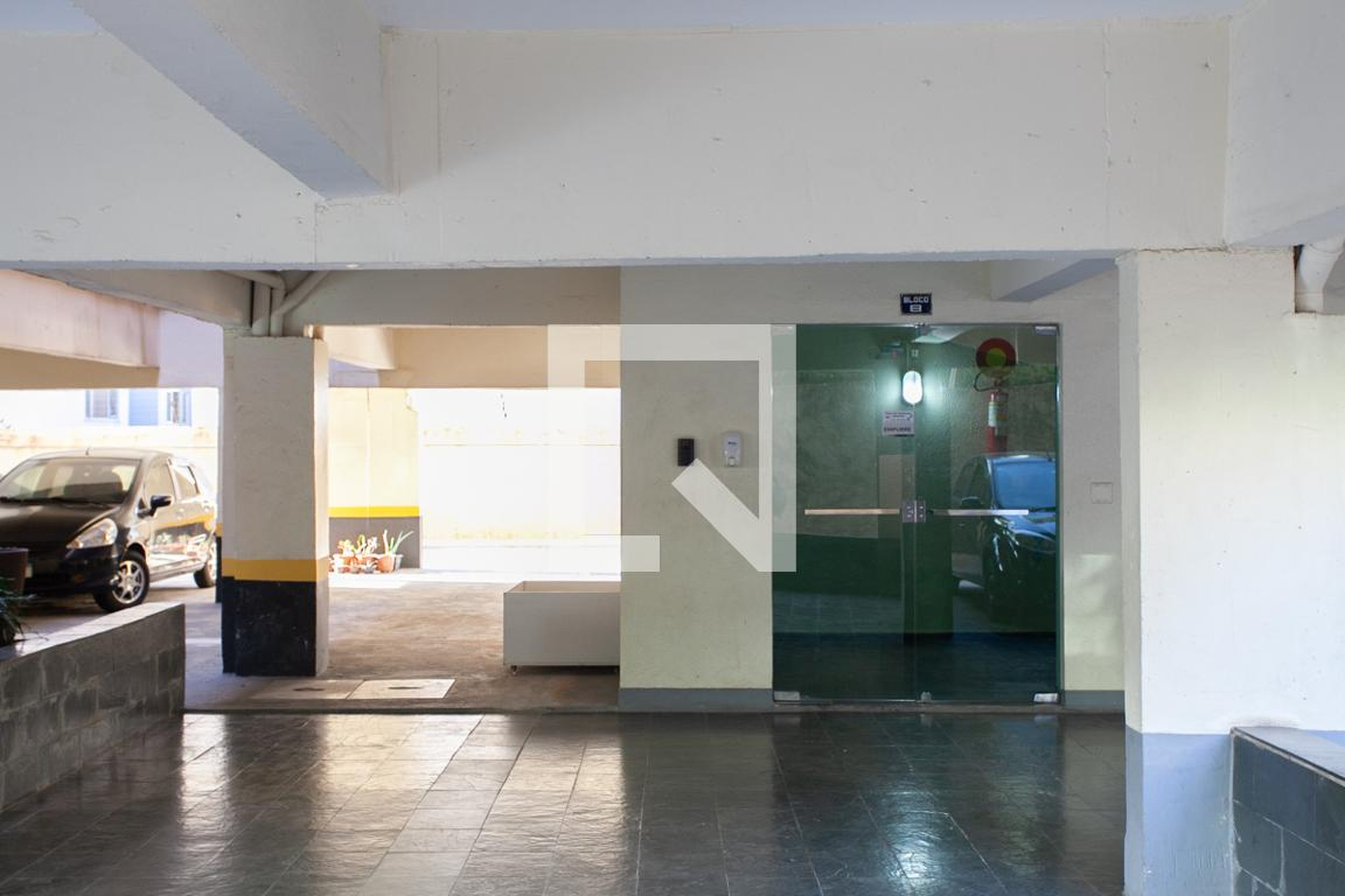 Entrada - Edifício dos Jacarandás