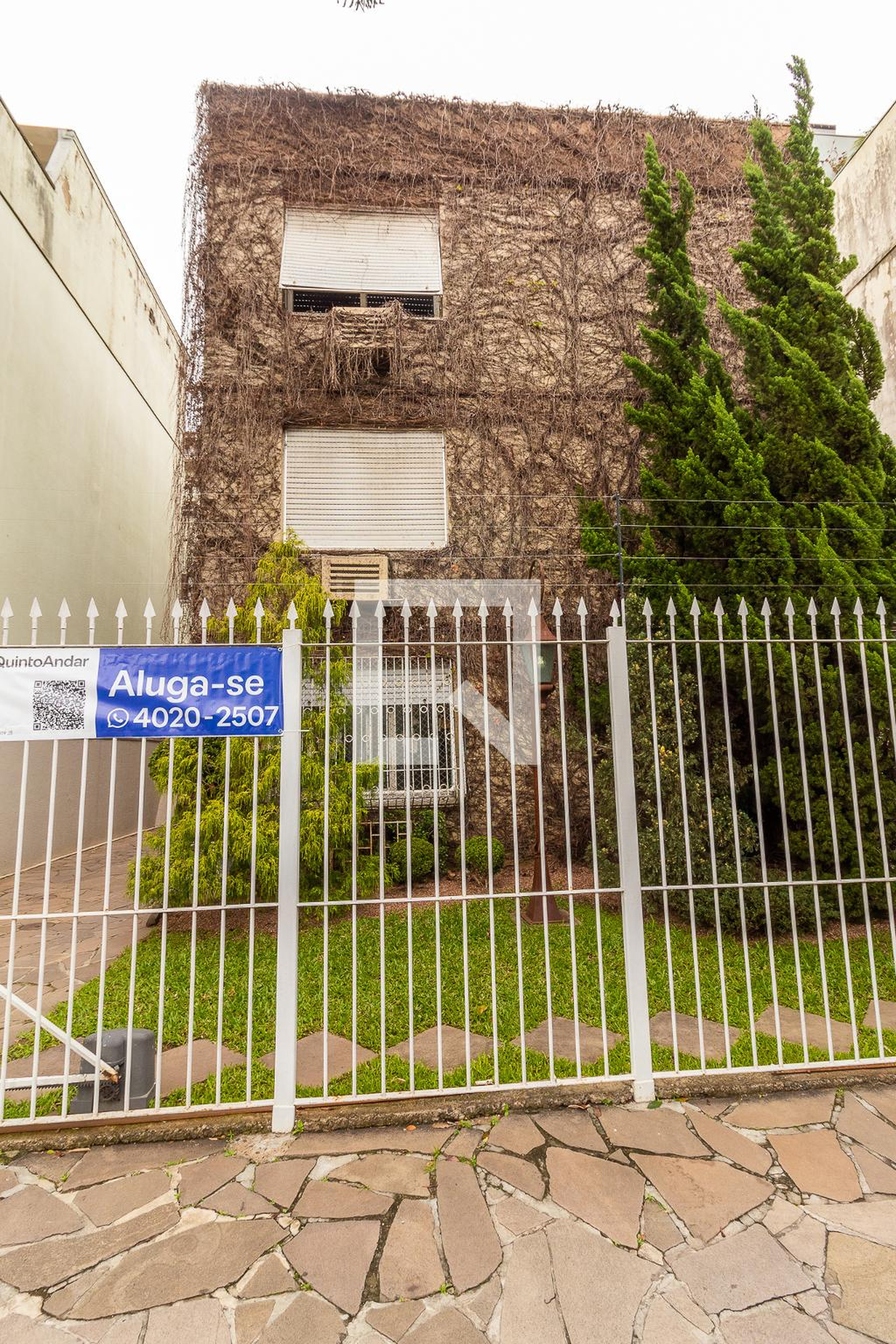 Fachada do Prédio Condomínio em Avenida Lavras, 375