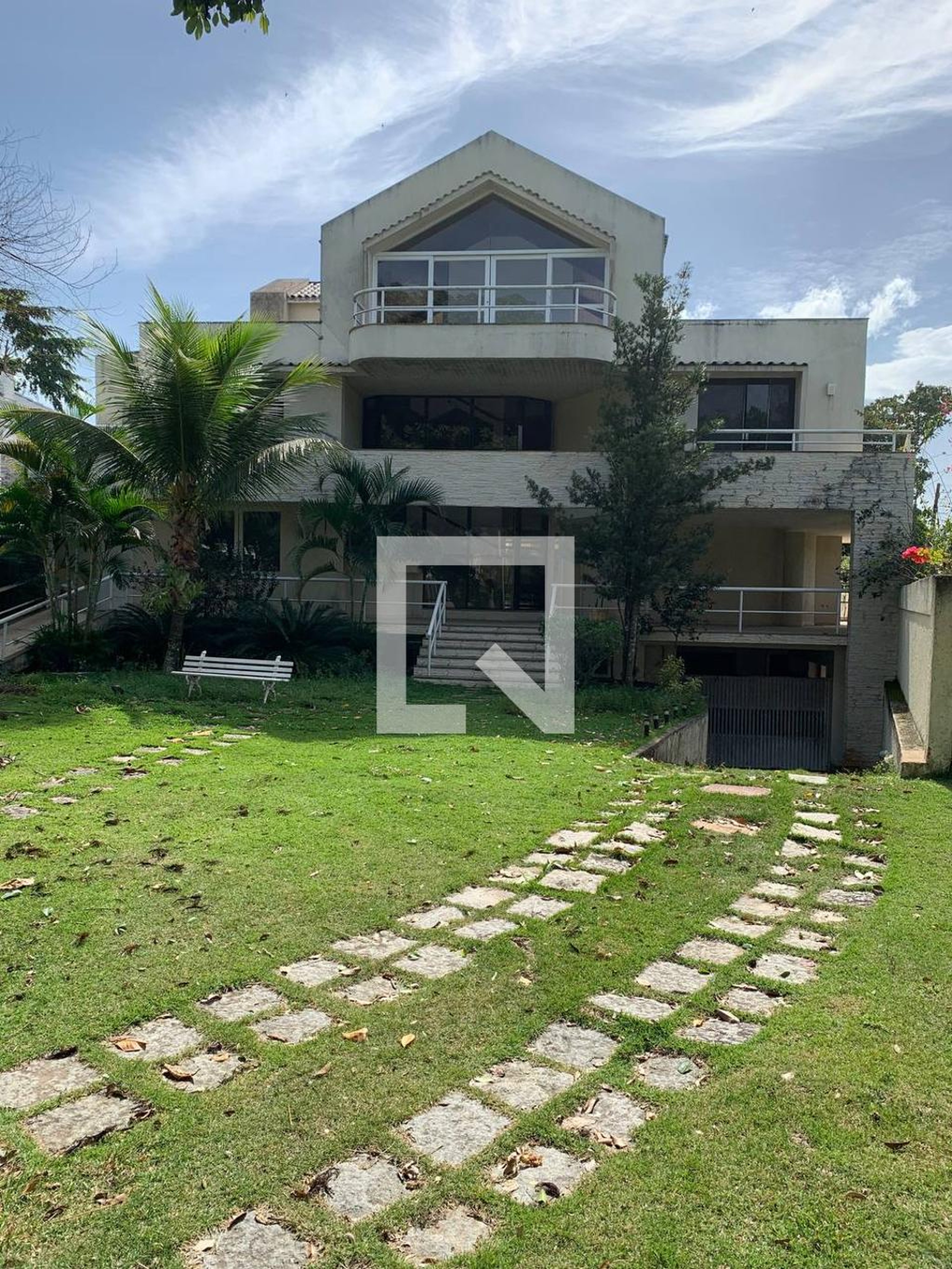 Fachada Condomínio em Rua Tales de Aquino Coelho, 325