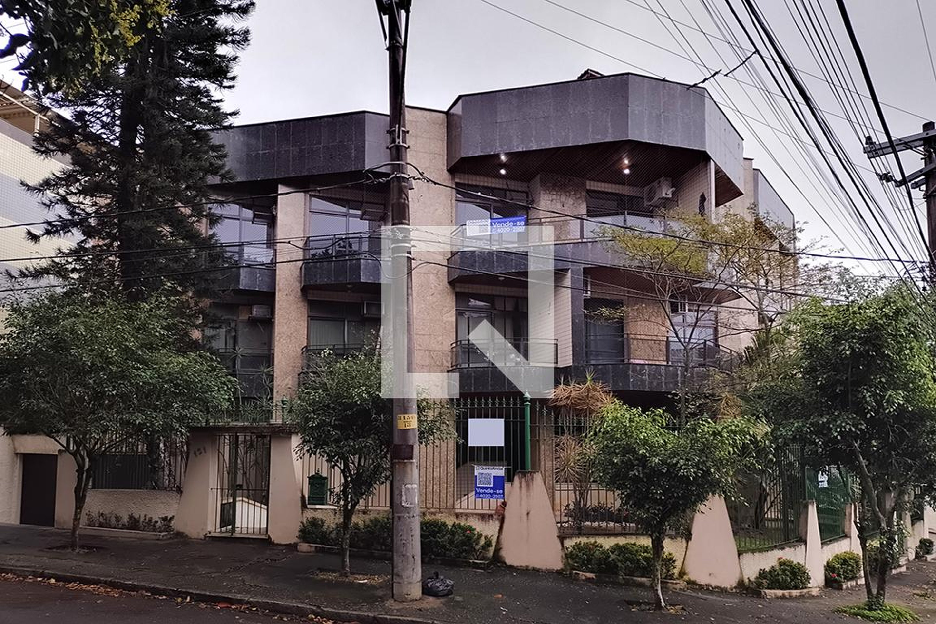 Fachada do Prédio Condomínio em Rua Jorge de Oliveira, 121