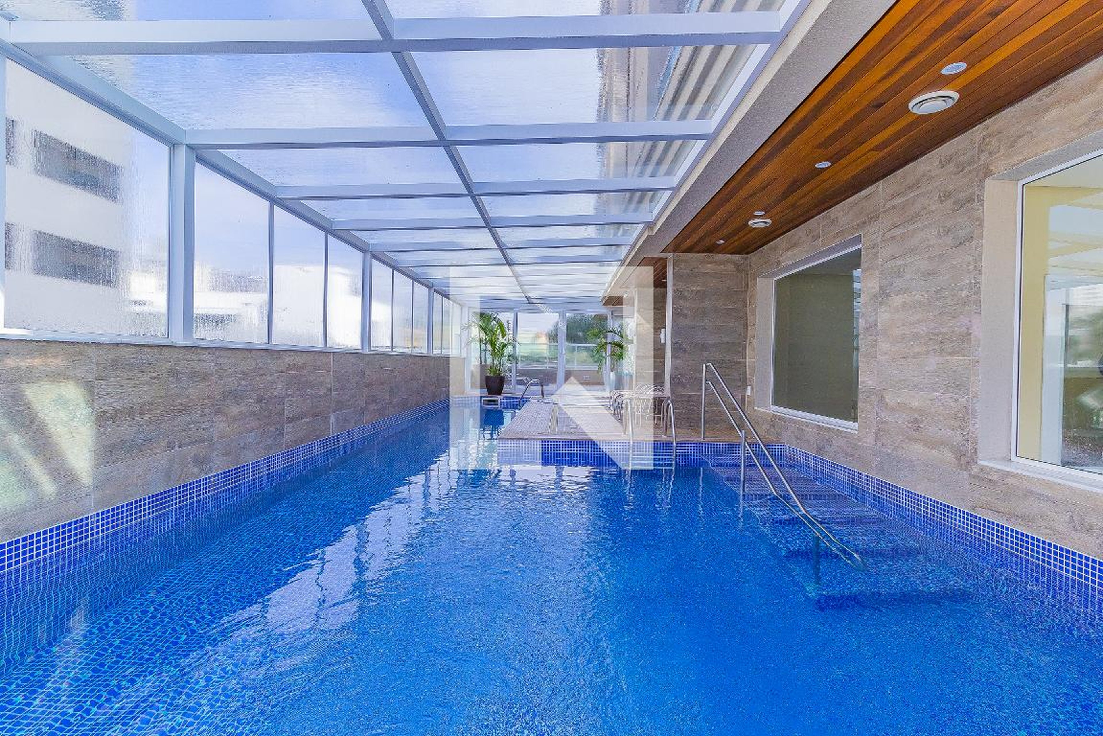 Piscina Coberta - Grand View