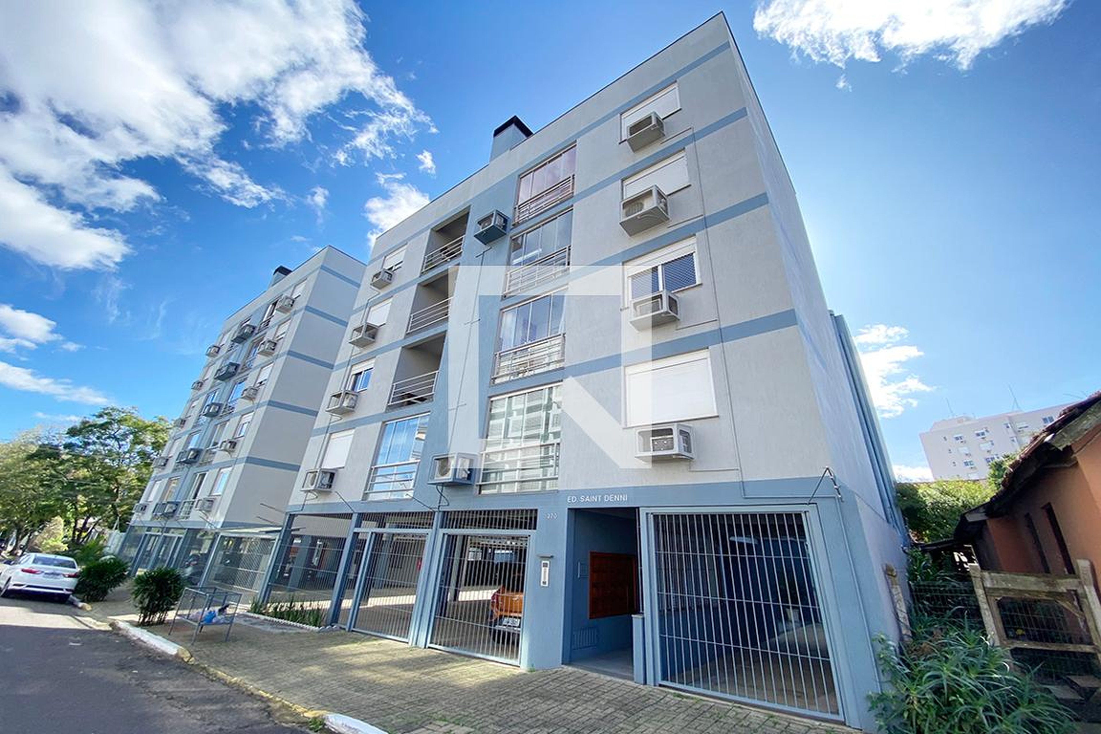 Fachada do Condomínio Condomínio em Rua Osvaldo Aranha, 370