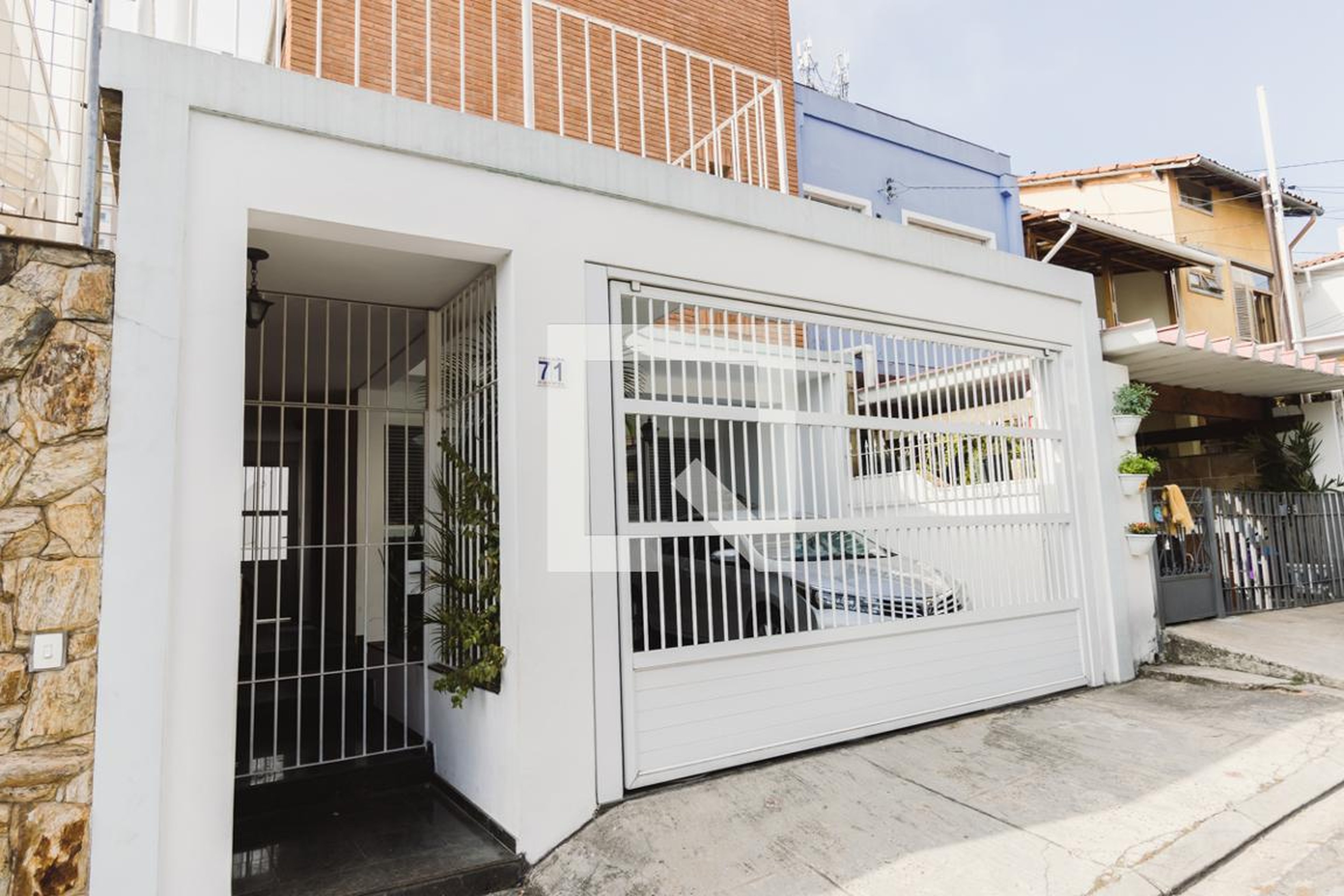 Fachada Condomínio em Travessa Arcângelo Crivelli, 13