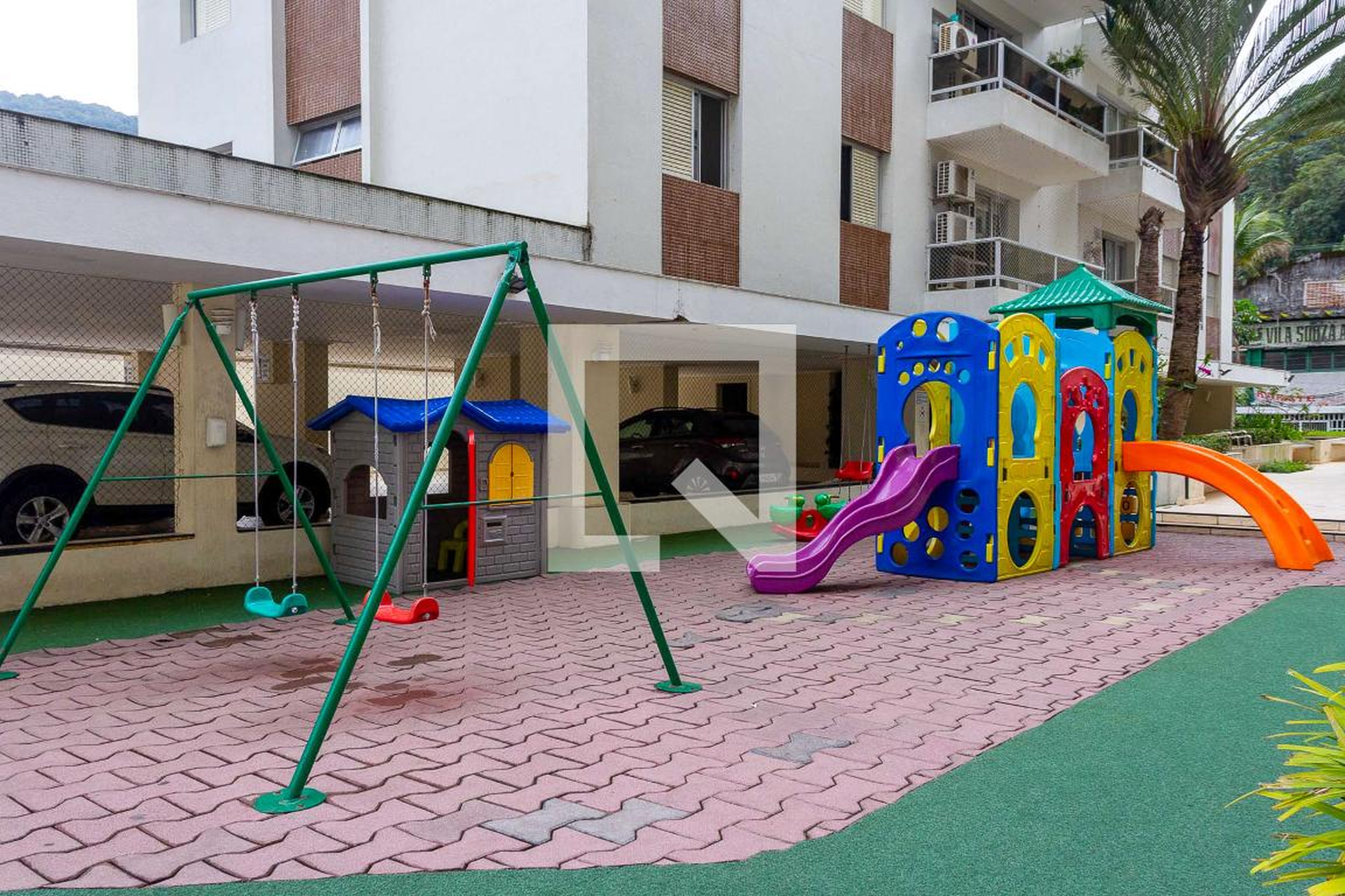 Playground - Edifício Costa de Espanha