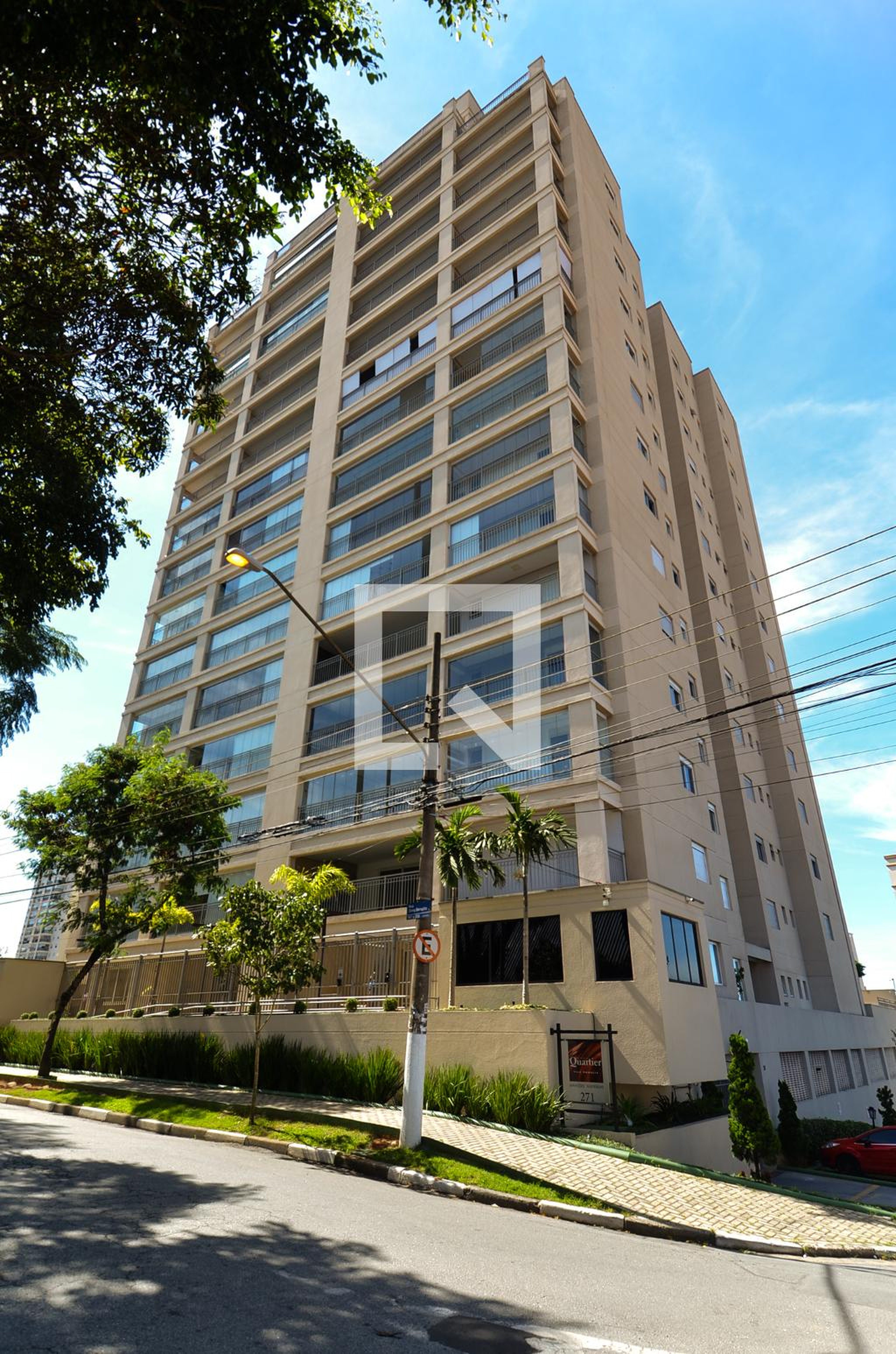 Fachada do Condomínio Condomínio Quartier Rosalia