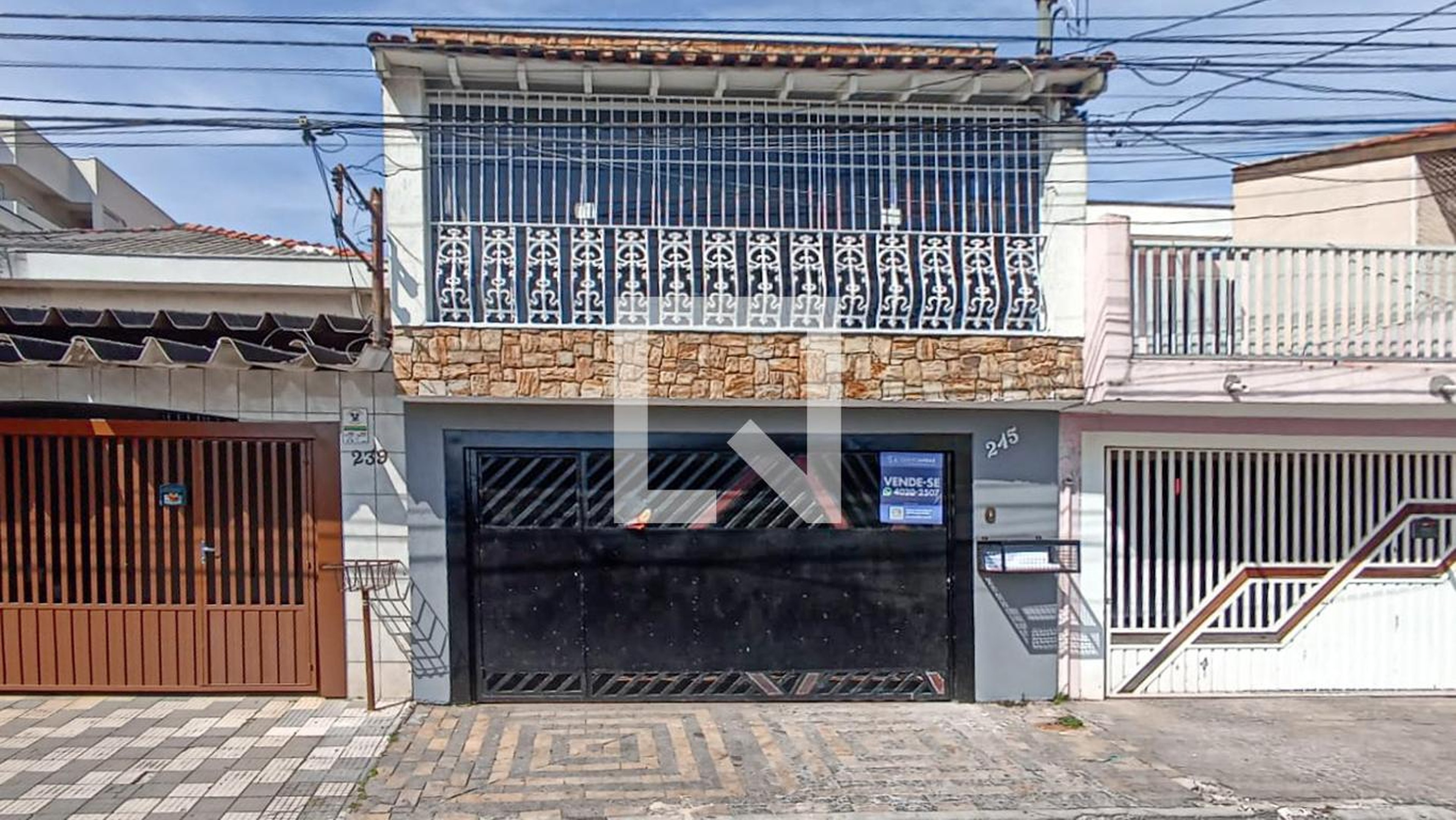Fachada Condomínio em R. Álvaro Alvin, 245