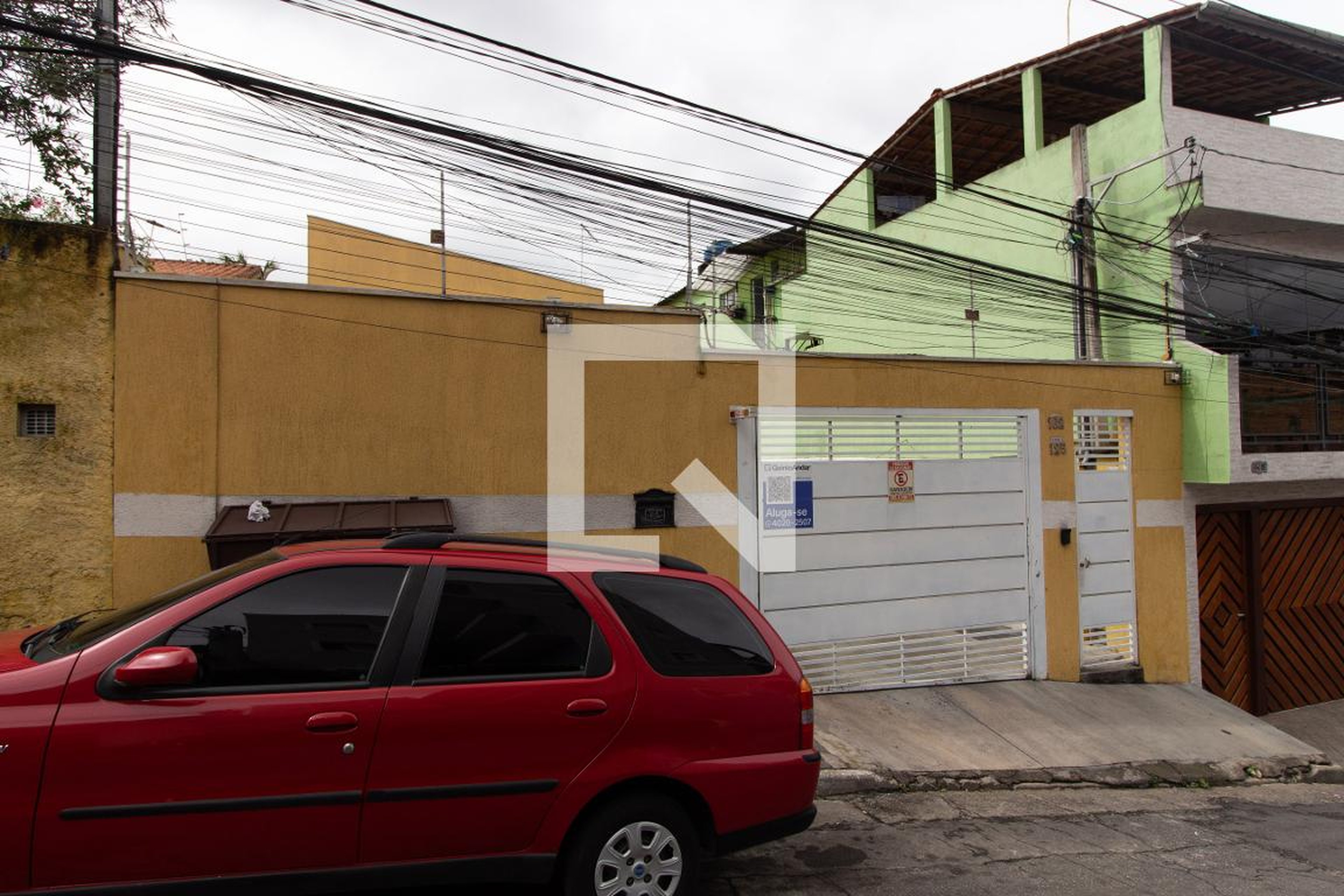 Fachada do Condomínio Condomínio em Rua Estevan de Araújo Almeida, 125