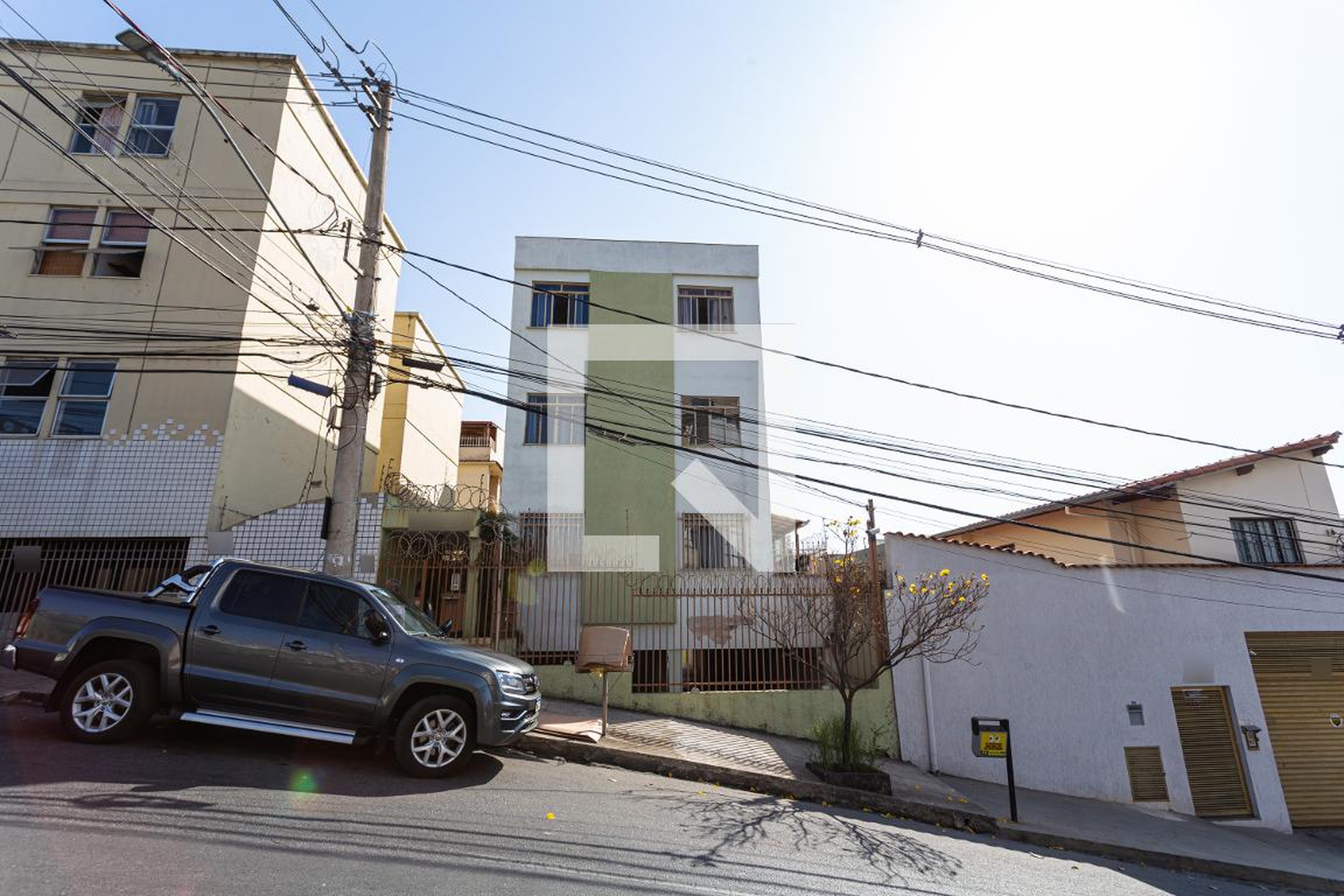 Fachada Condomínio em Rua Pitangui, 3363