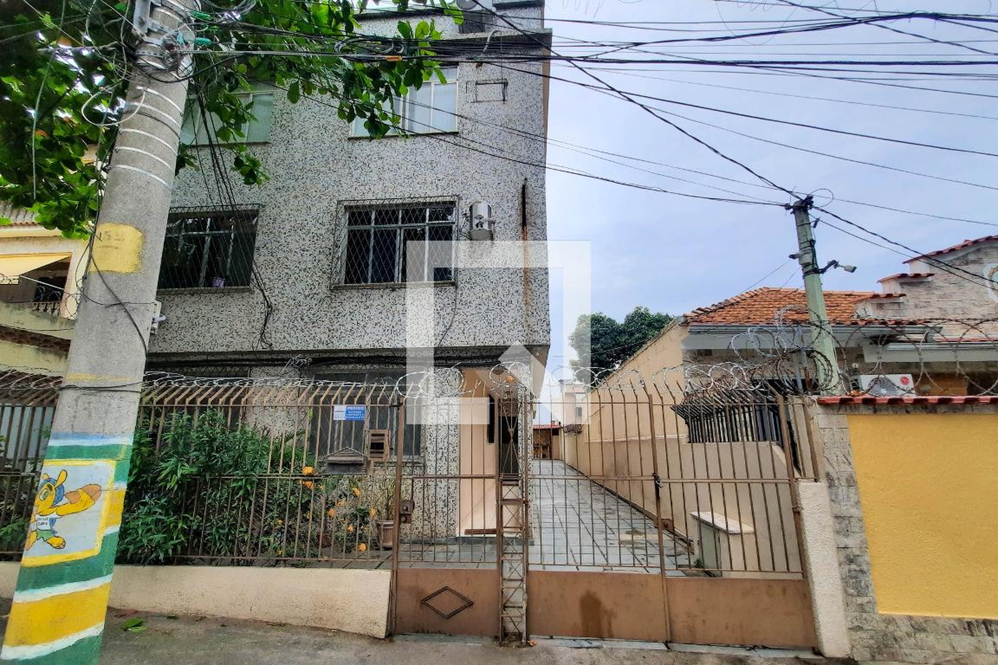 Fachada Condomínio em Travessa Manuel Lôbo, 45