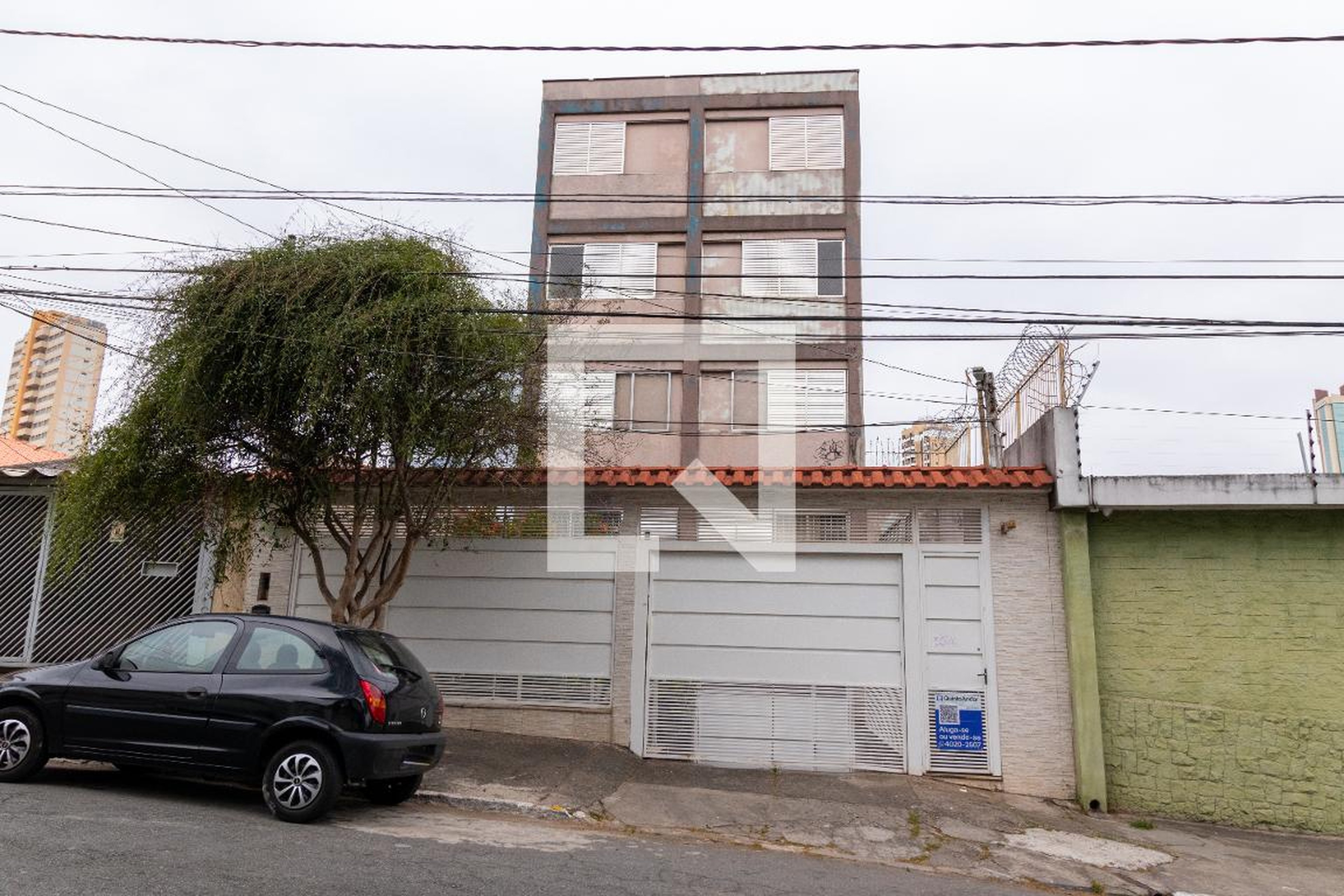 Fachada do Condomínio Condomínio em Rua Altinópolis, 629