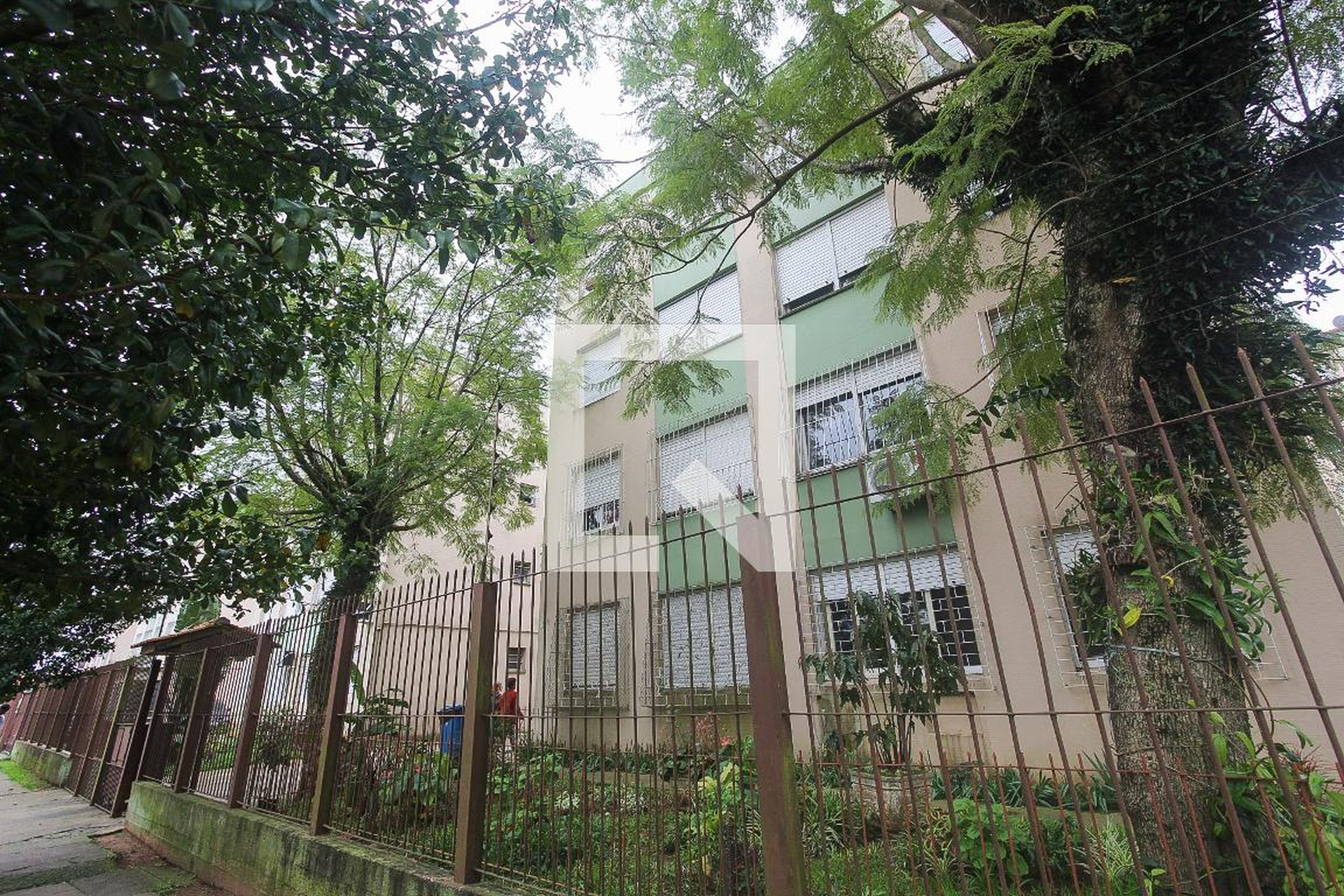 Fachada do Condomínio Condomínio em Rua Hermeto Bermudez, 330