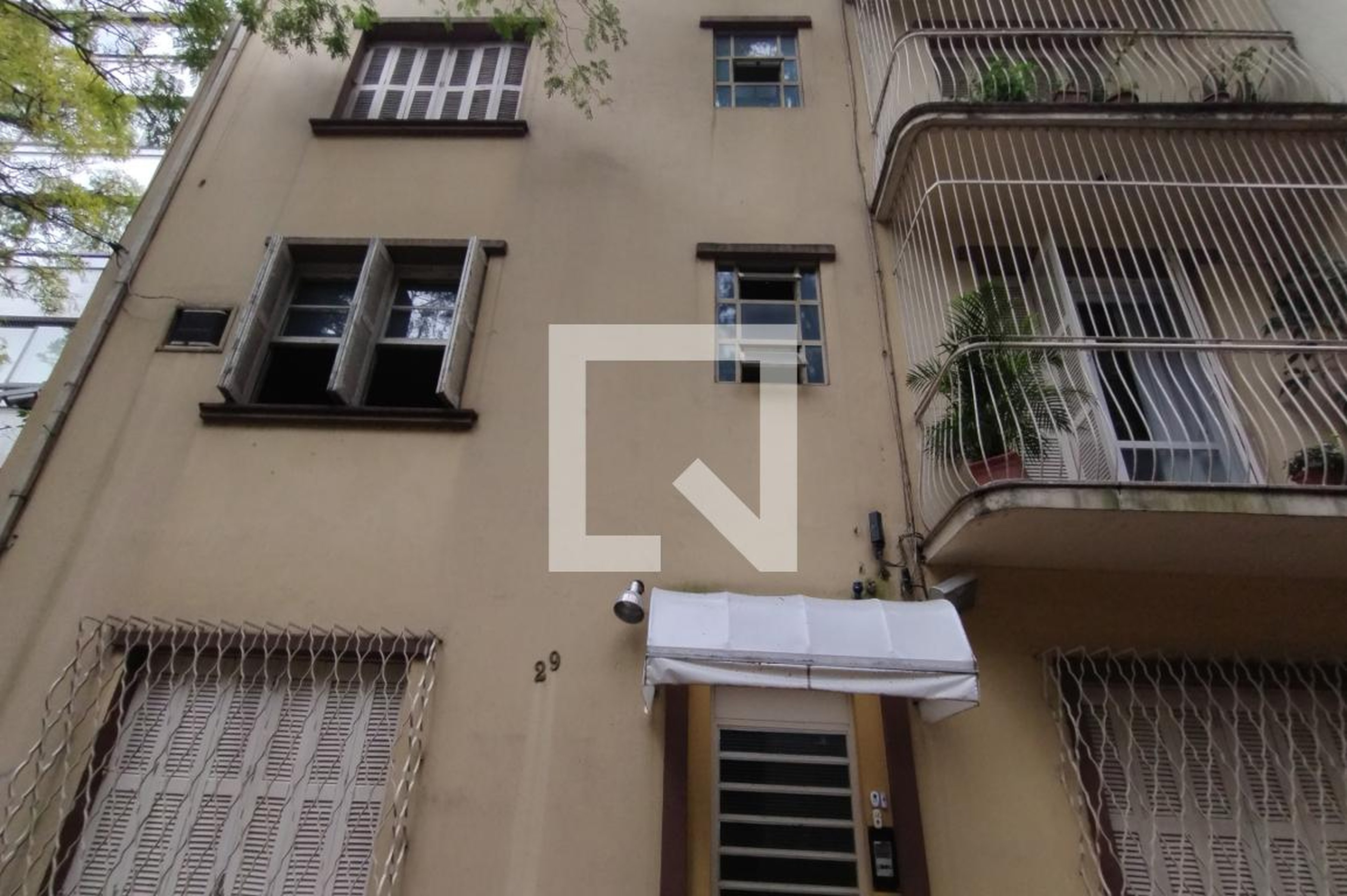 Fachada do Condomínio Condomínio em Rua Coronel Joaquim Pedro Salgado, 29