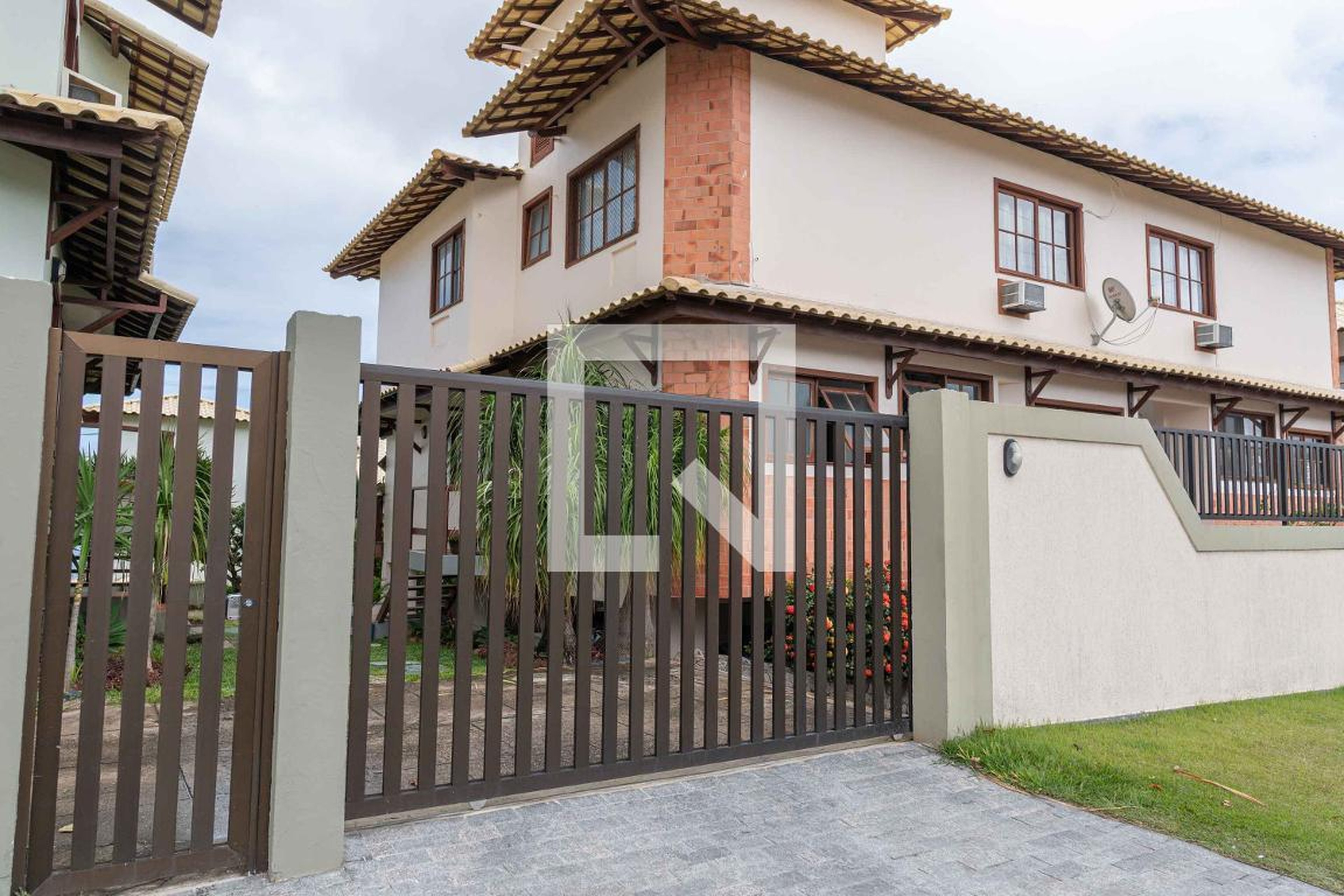 Fachada do Condomínio Condomínio Camboinhas Ocean Houses