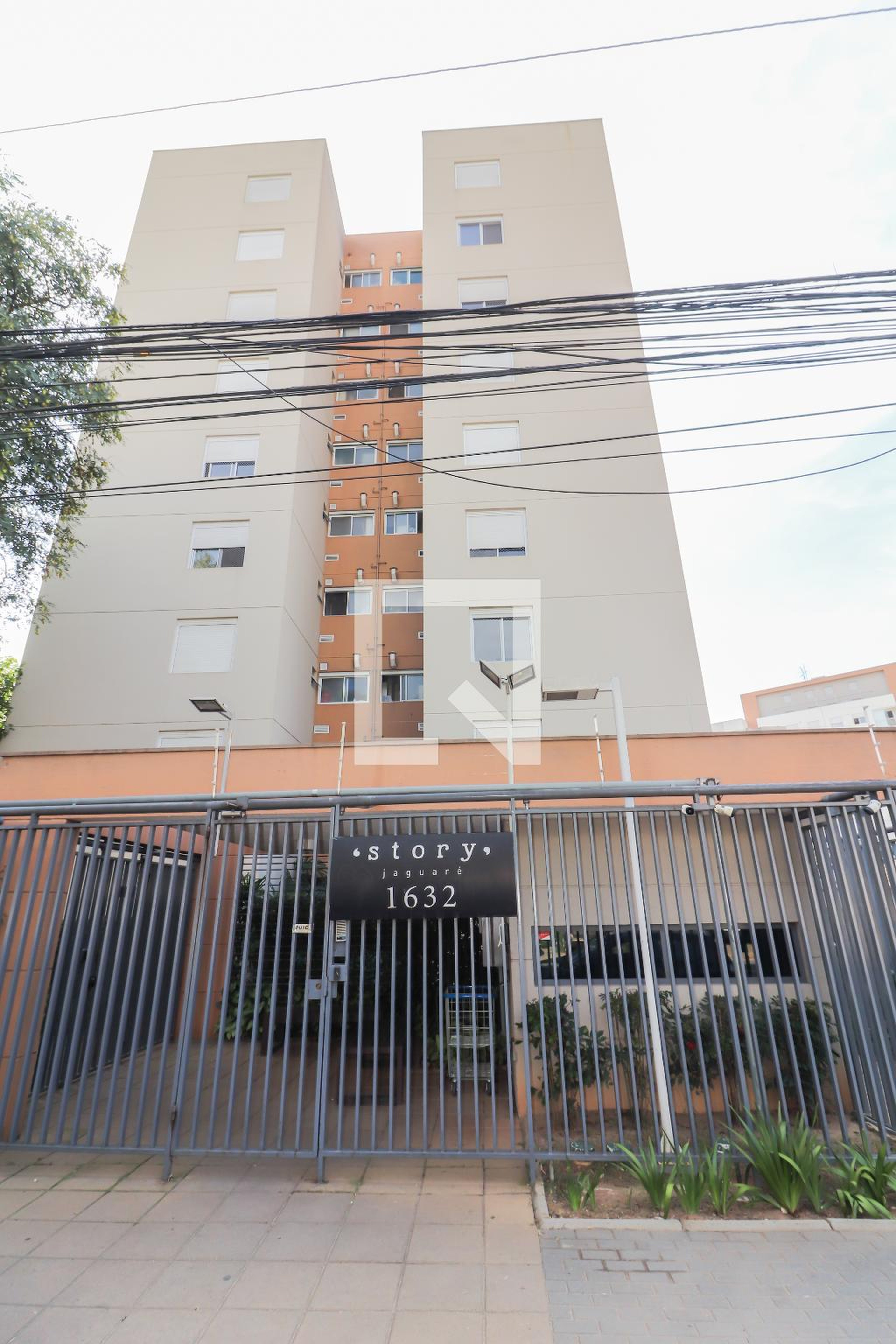 Fachada Condomínio em Avenida Presidente Altino, 1637