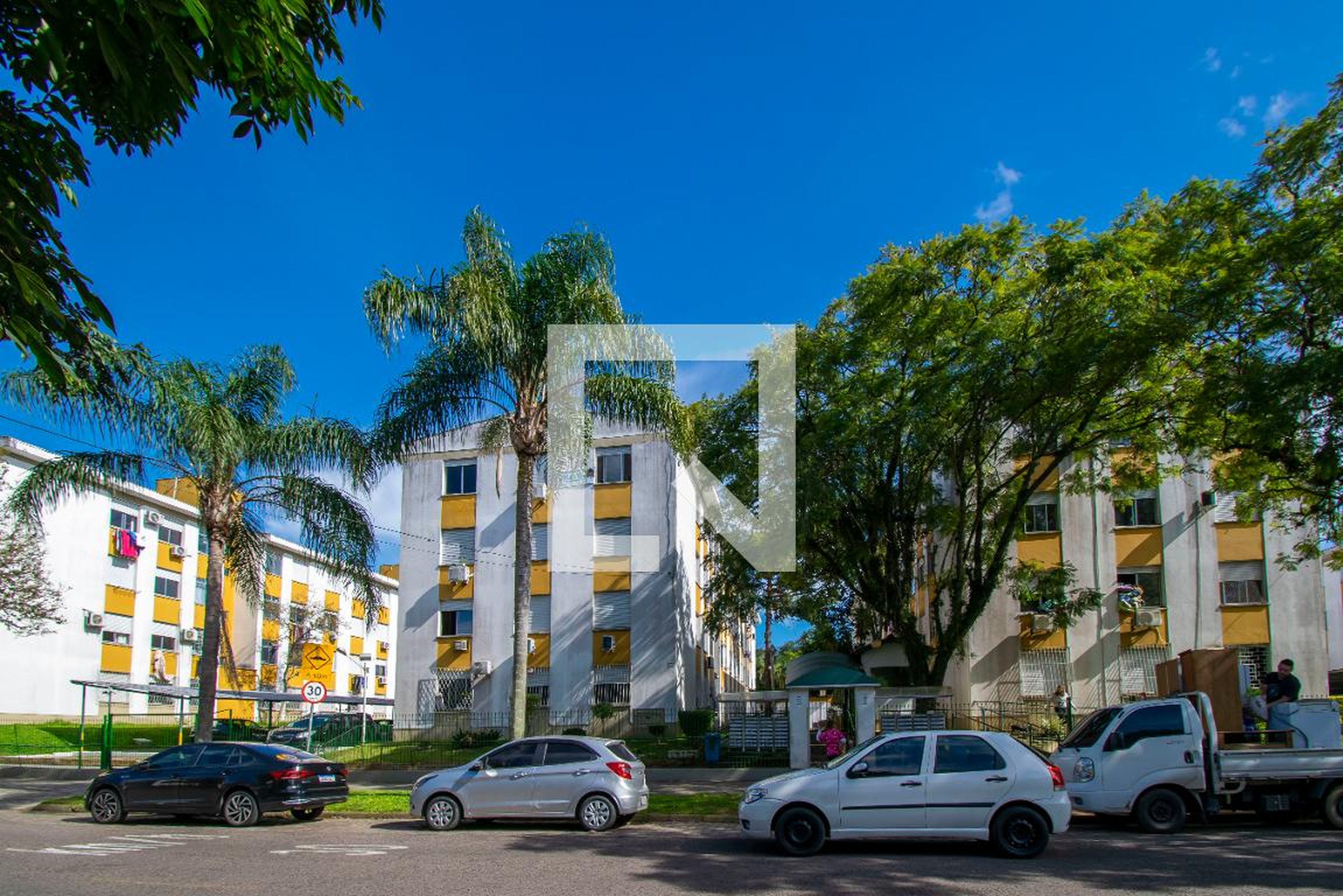 Fachada do Condomínio Condomínio em Rua Joaquim de Carvalho, 305