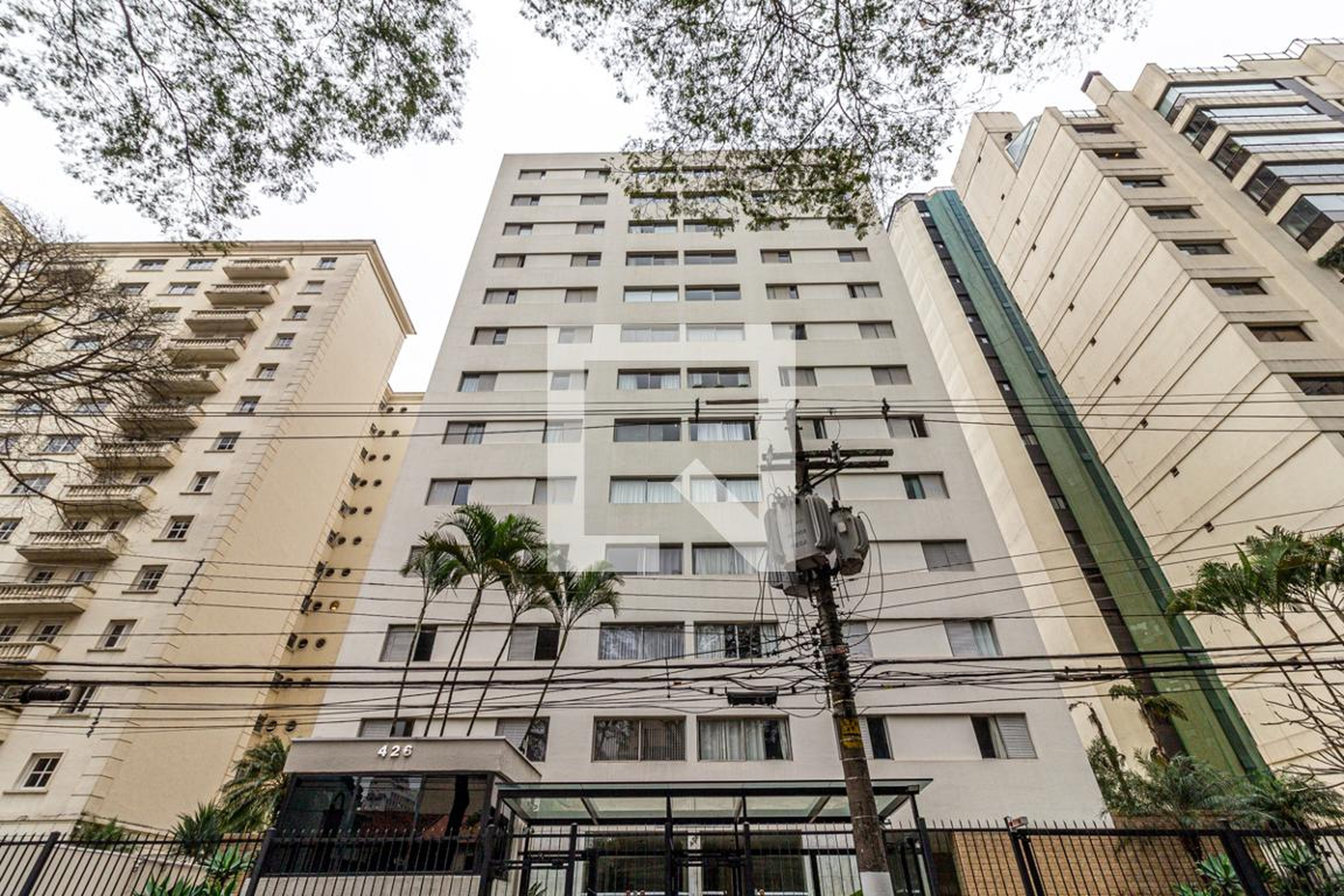 Fachada Condomínio em Alameda dos Arapanés, 1834