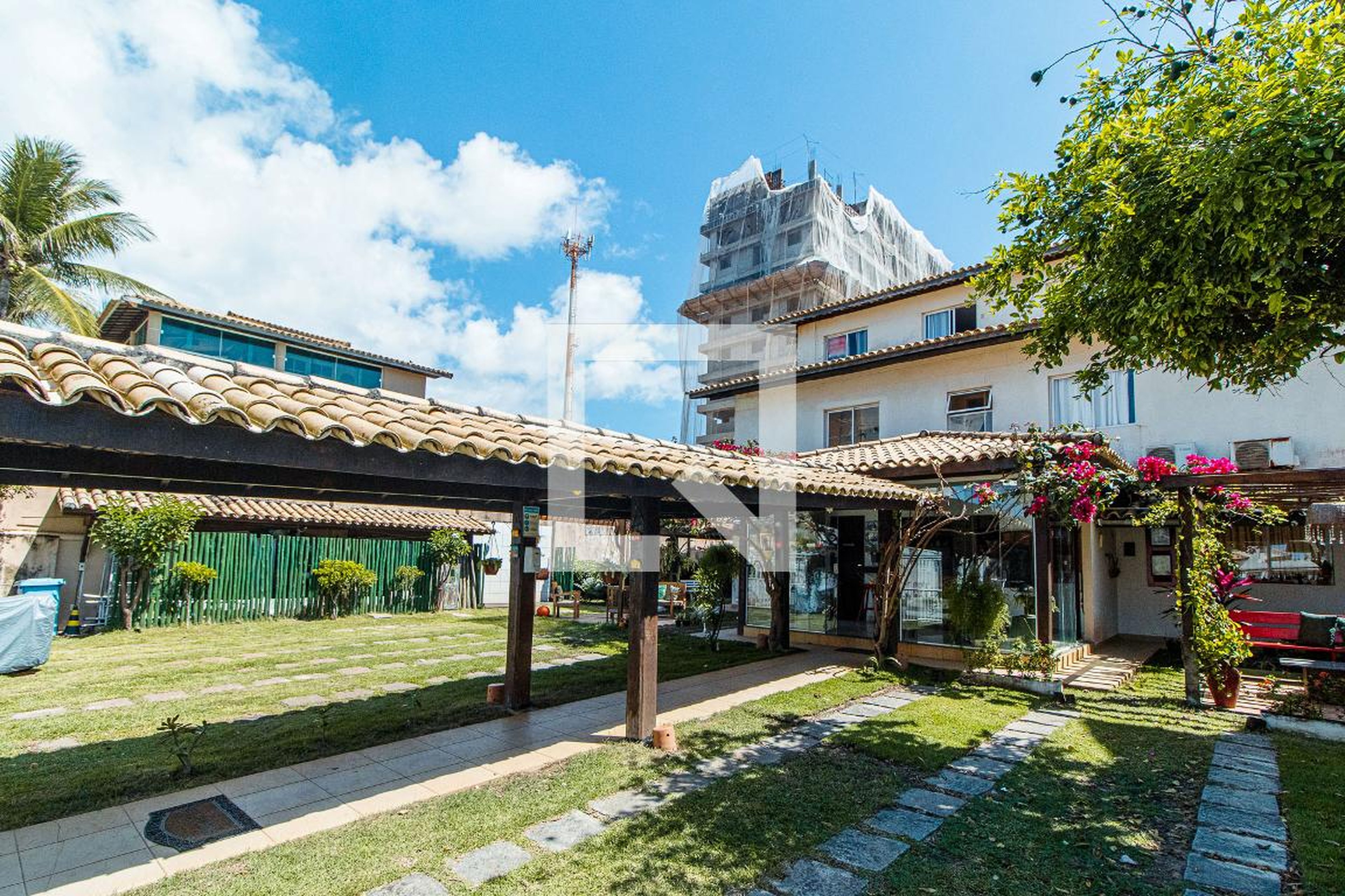 Fachada Condomínio em Rua Pedra do Sal, 10