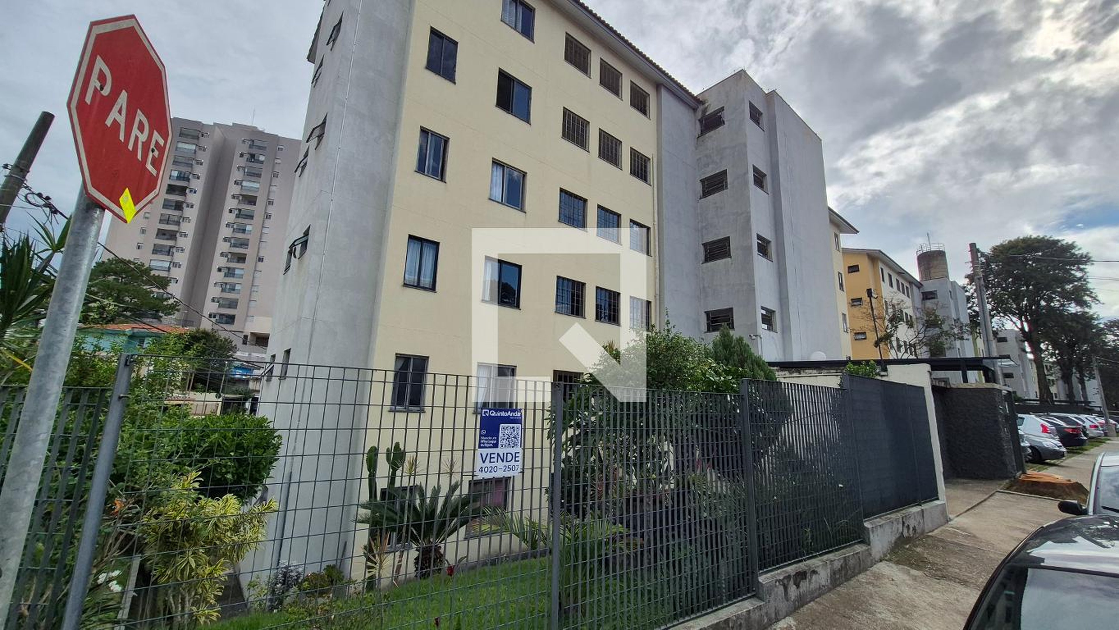 Fachada Condomínio em Rua Graciliano Ramos, 33