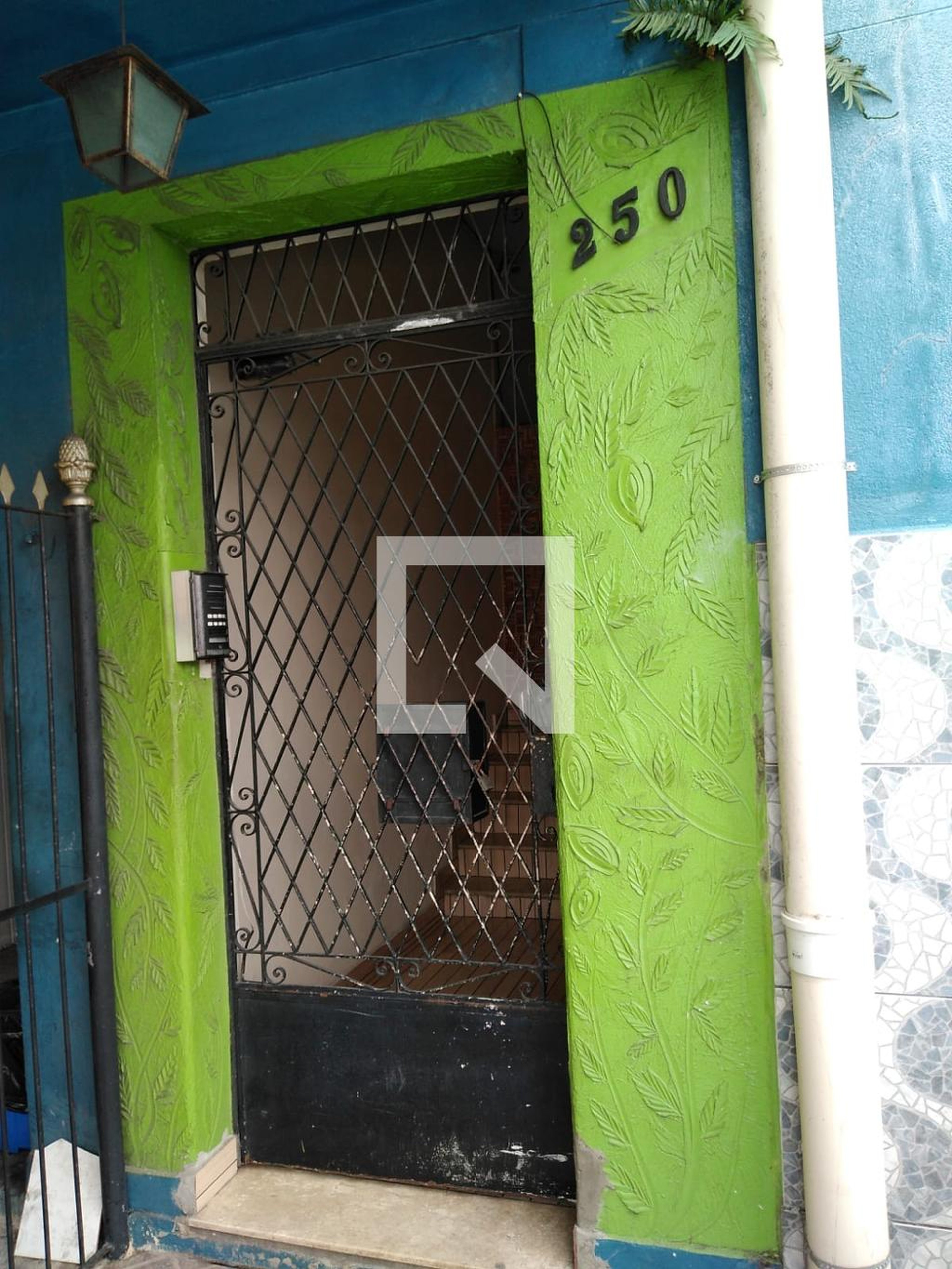 Fachada Condomínio em Rua Vítor Alves, 250