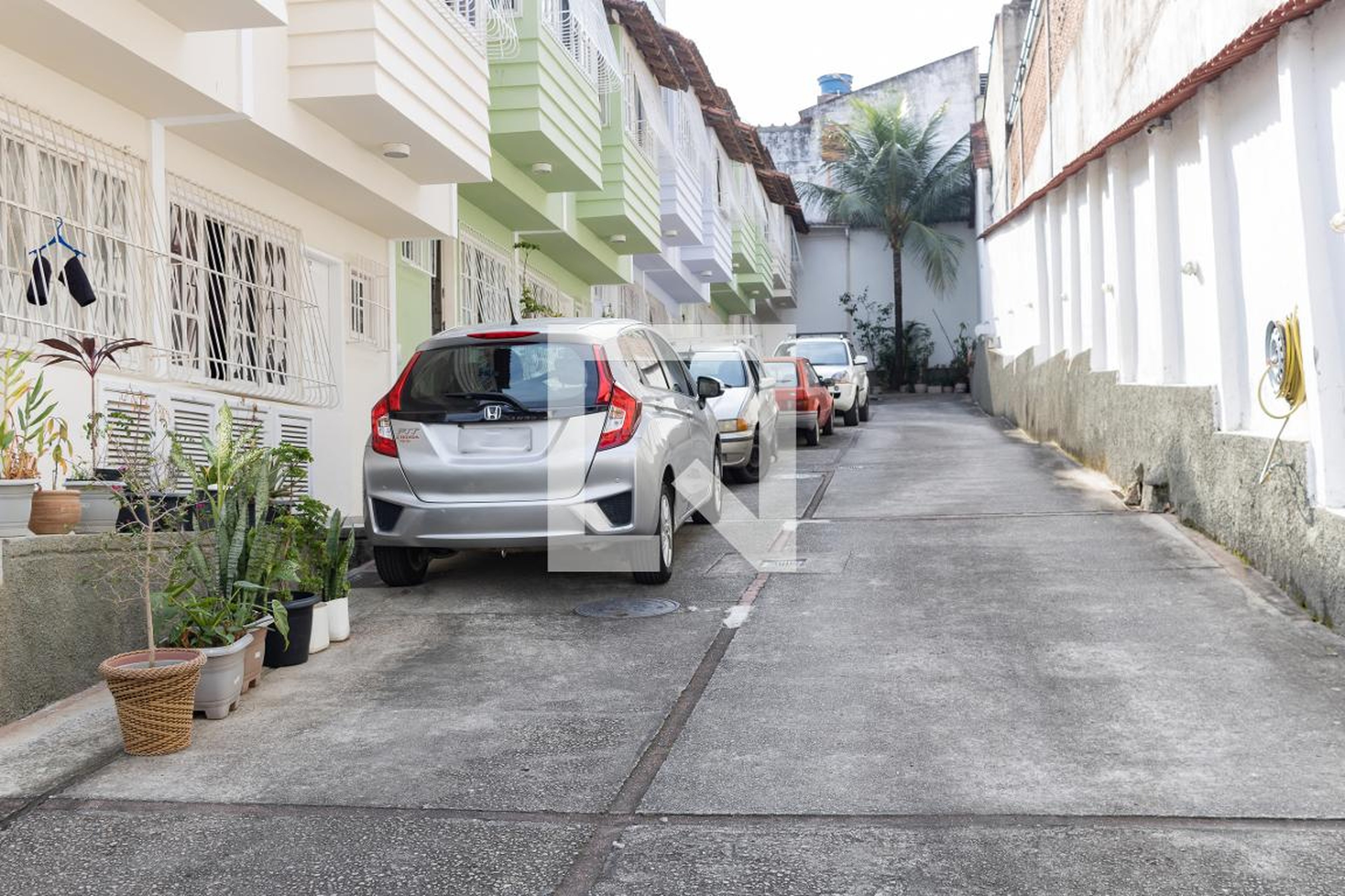 Área Externa Condomínio em Rua Silva Rosa, 300