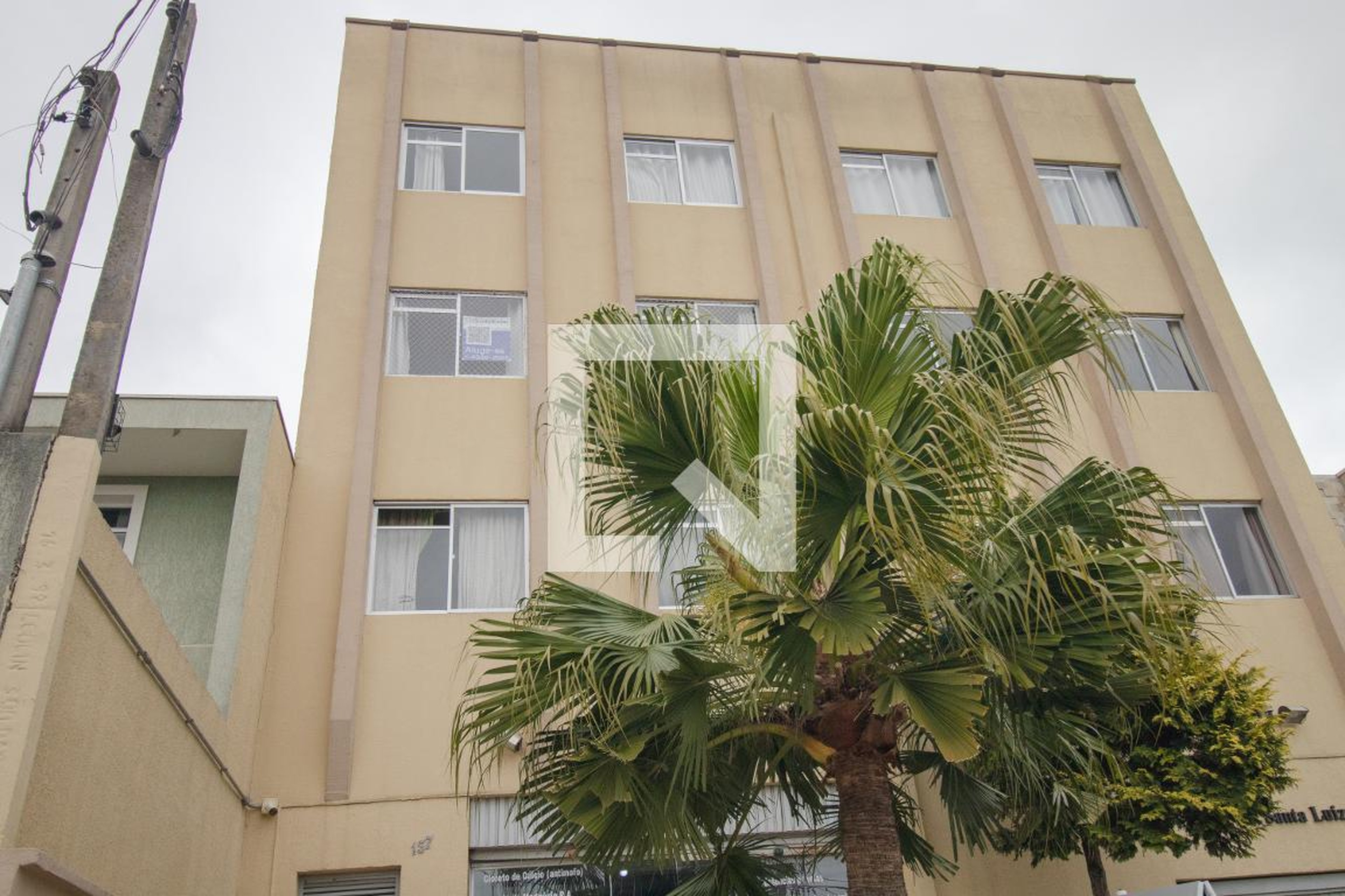 Fachada do Condomínio Condomínio em Rua Ouro Verde, 137