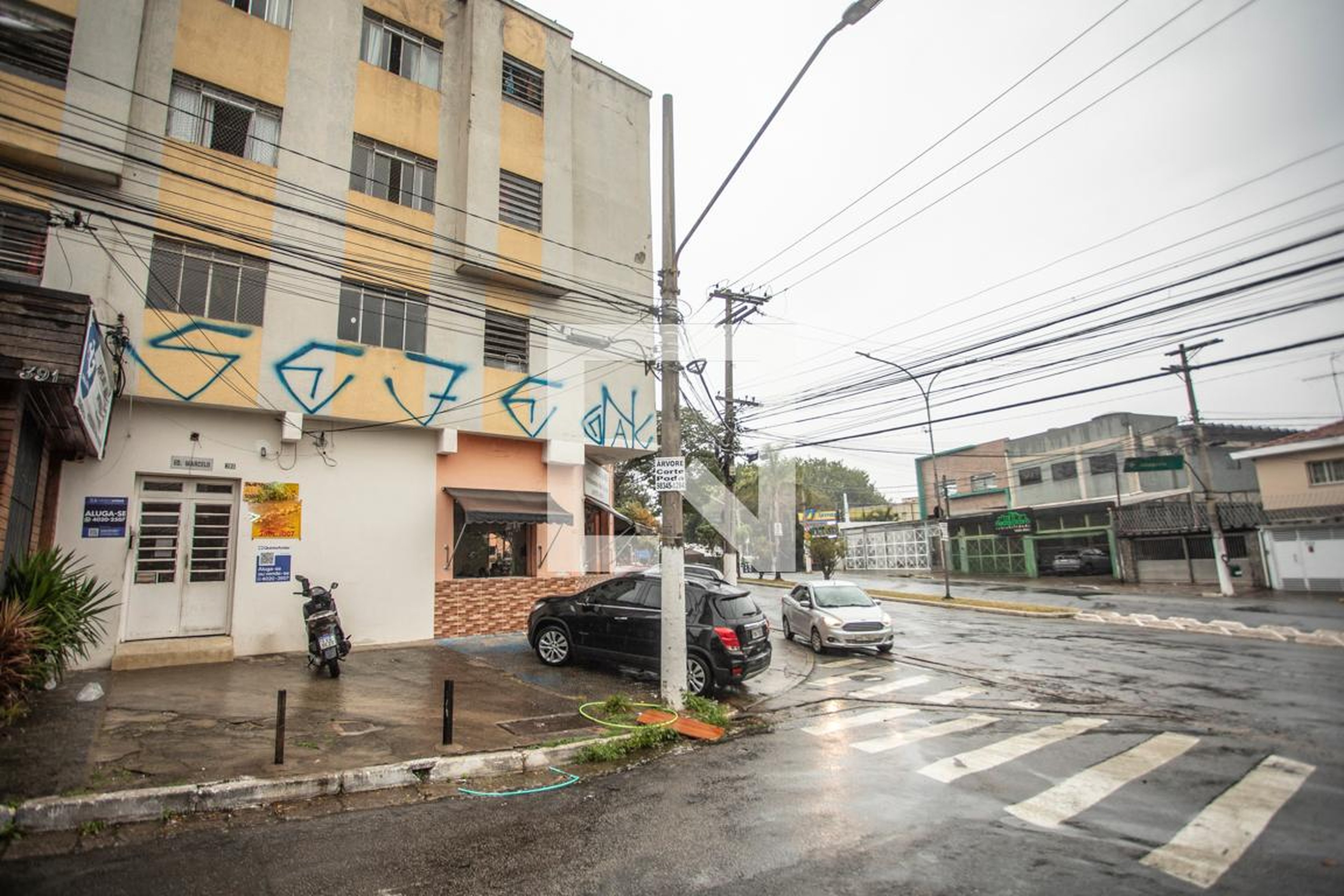Fachada Condomínio em Rua Doutor Mário Mourão, 393