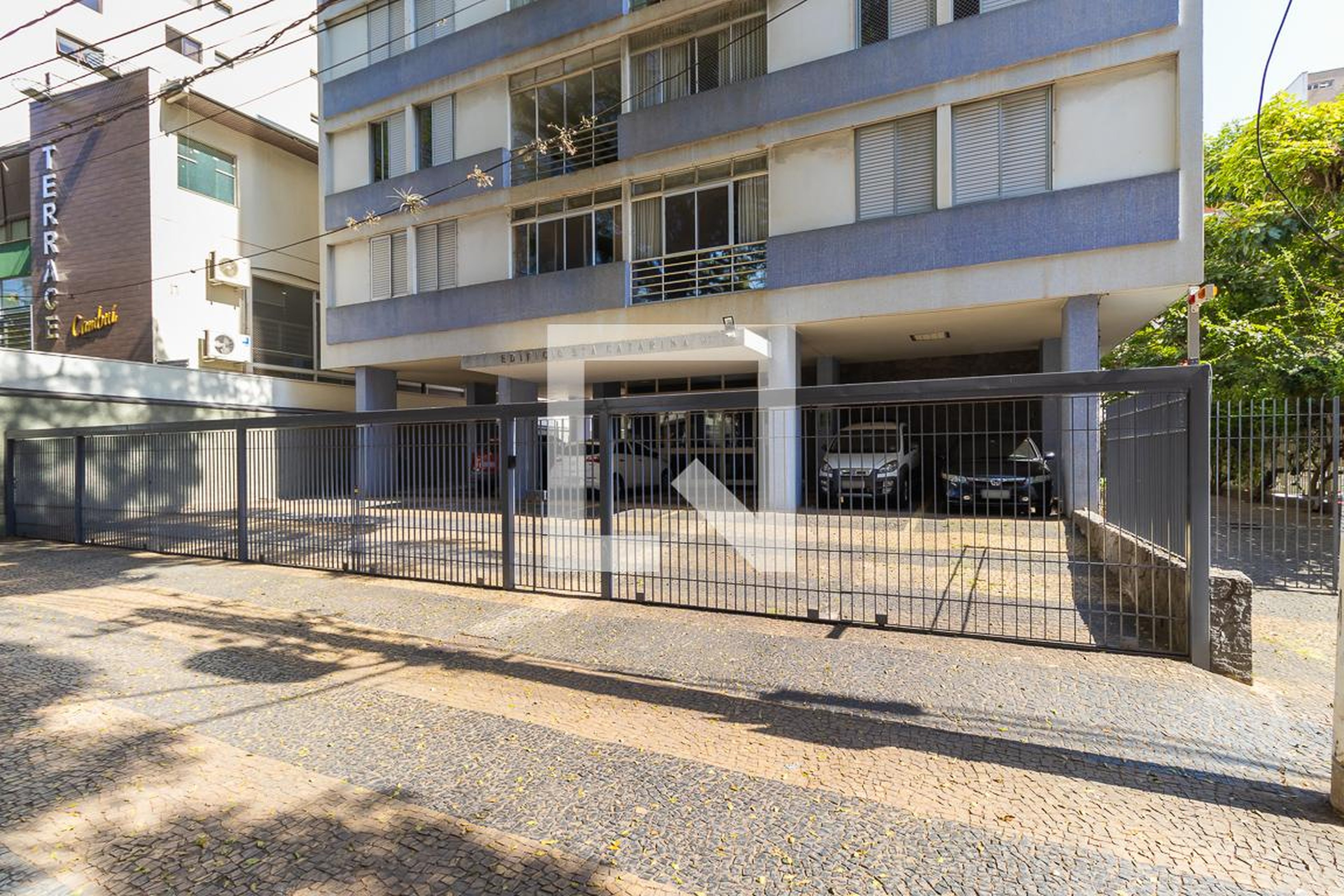 Fachada Condomínio em Rua Antônio Cesarino, 913