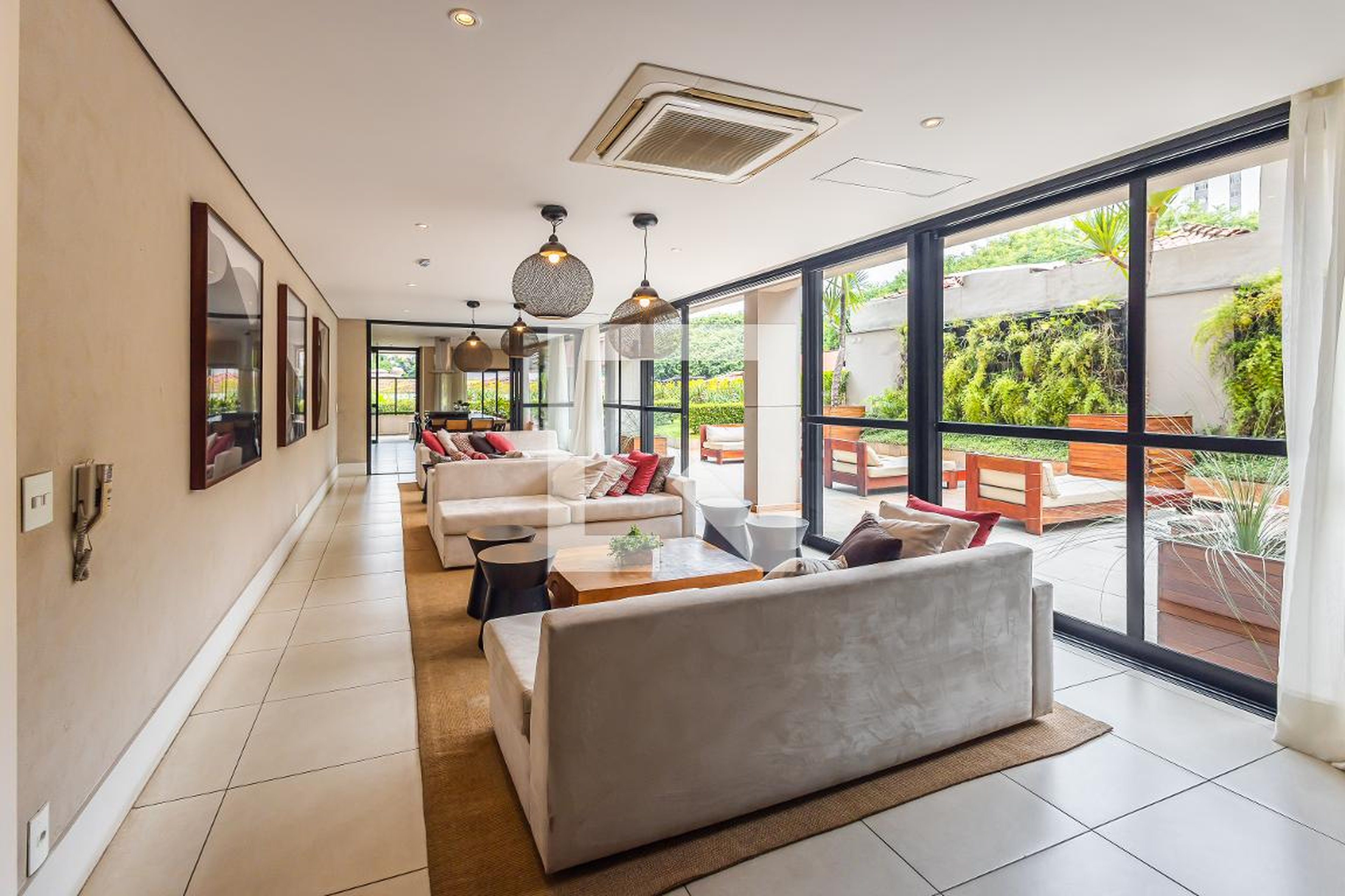 Salão de Festas - Autoria Madalena