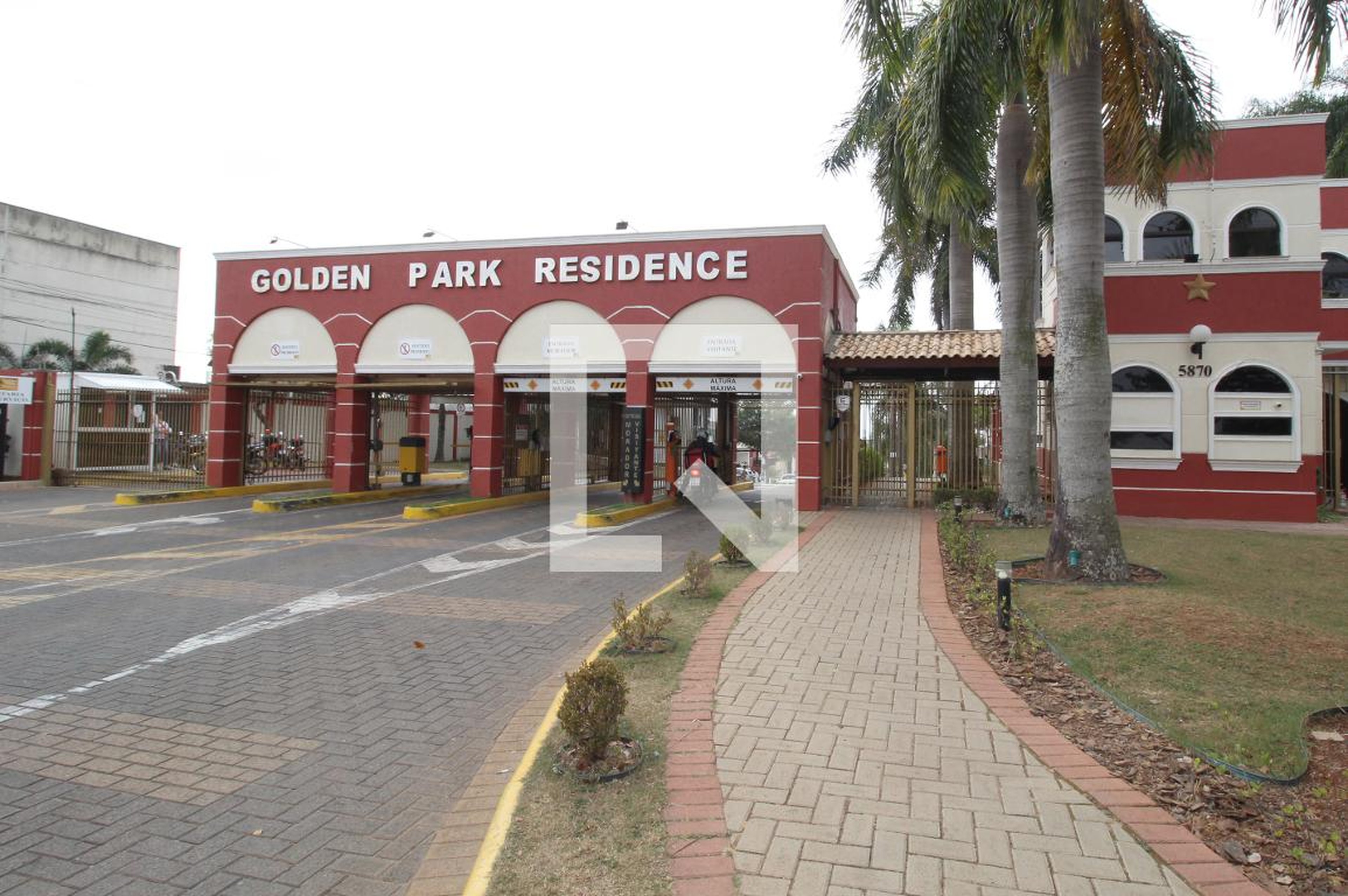 Fachada do Condomínio Condomínio Golden Park Residence I