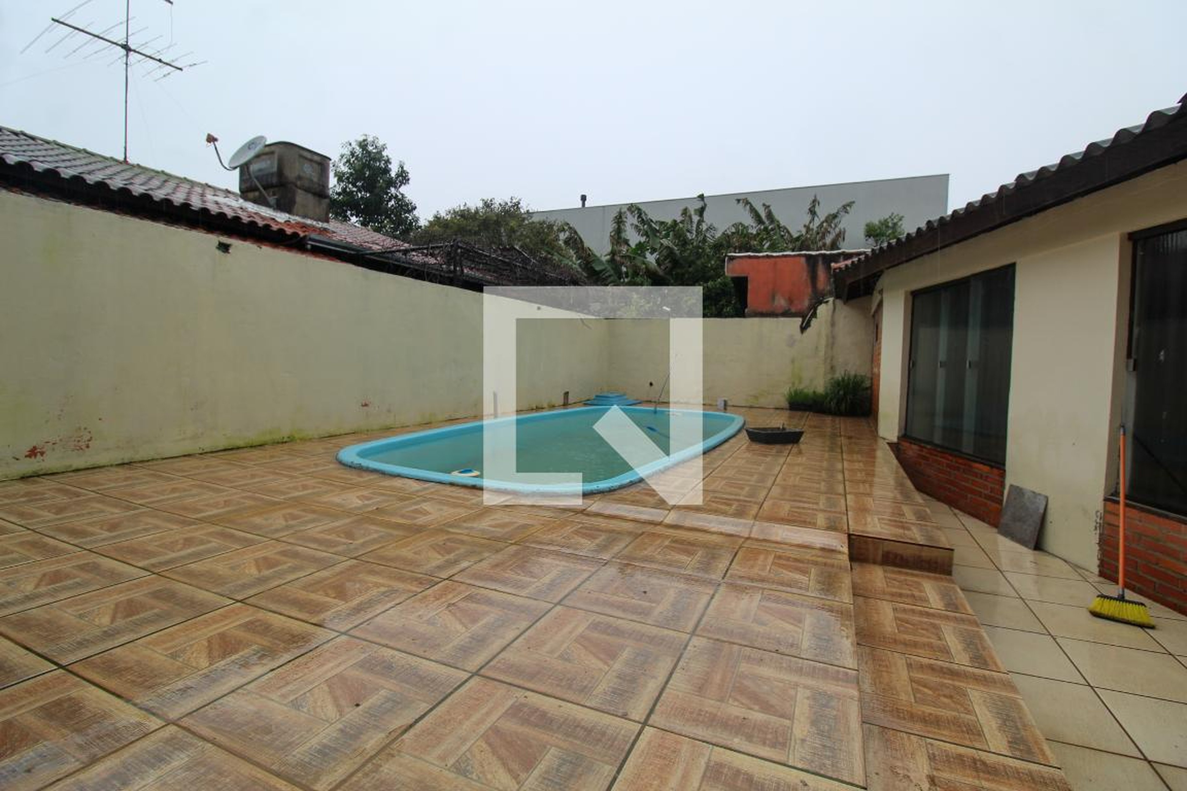 Piscina Condomínio em Rua Castro Alves, 559