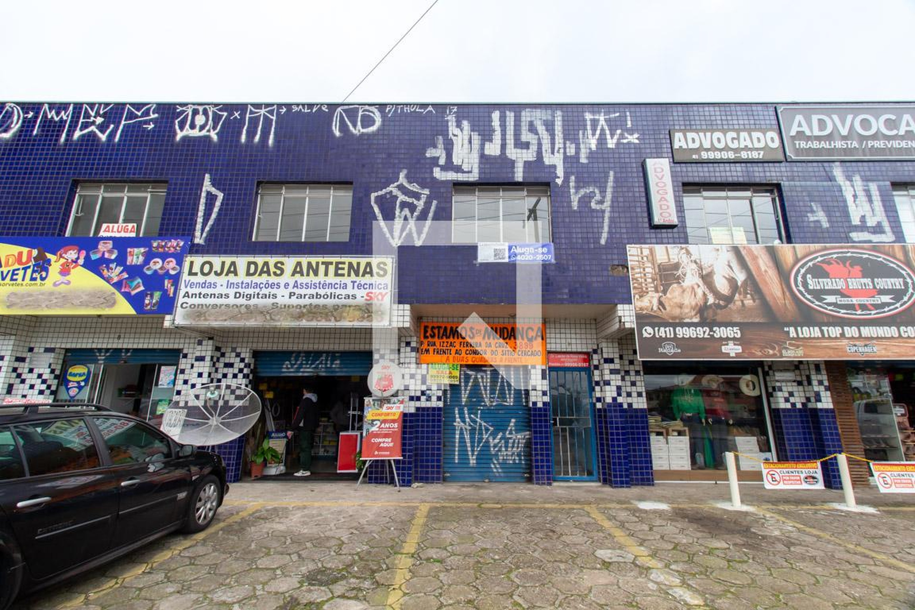 Fachada do Prédio Condomínio em Rua Isac Ferreira da Cruz, 4271